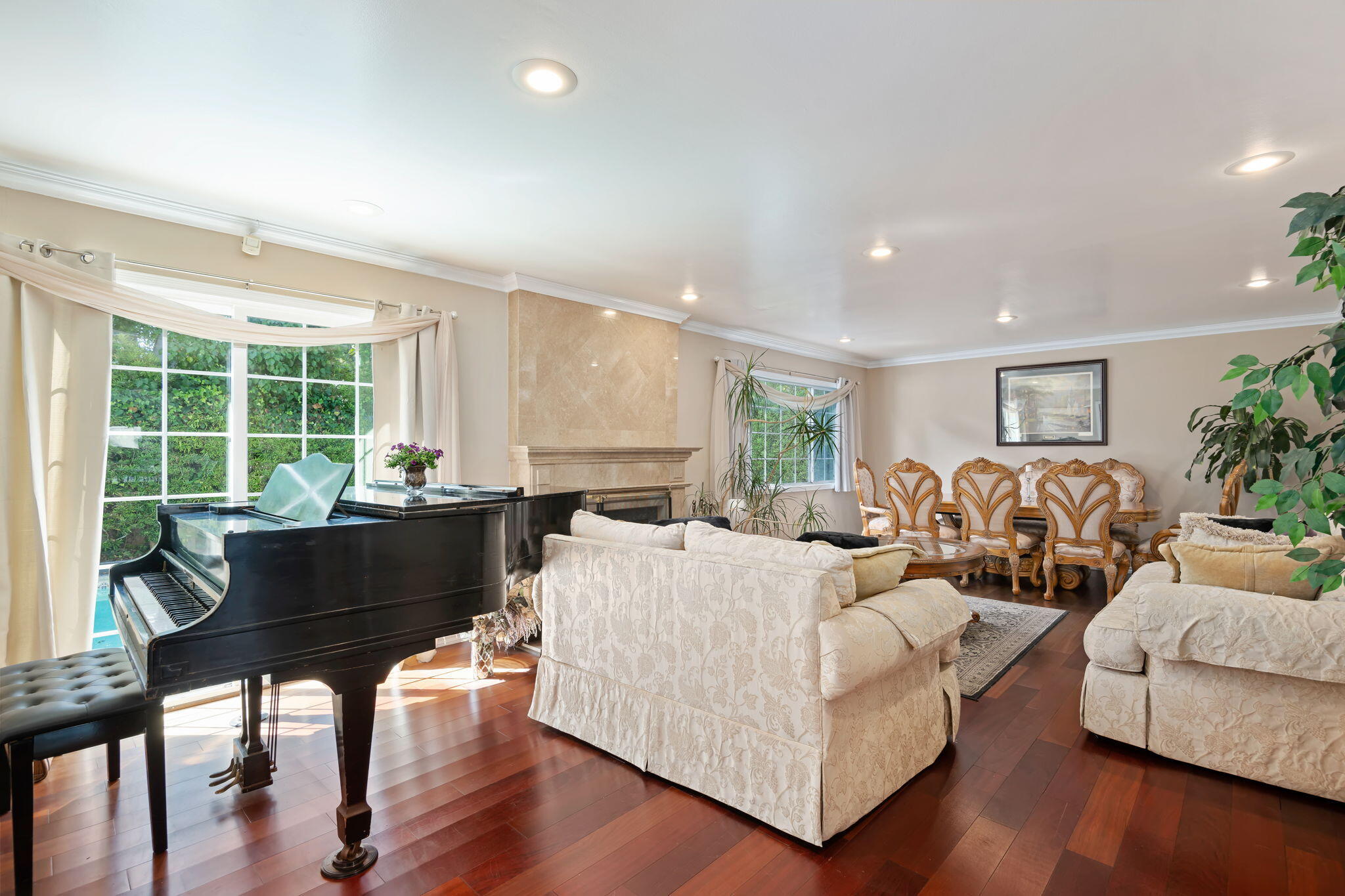 6555 Camino Venturoso