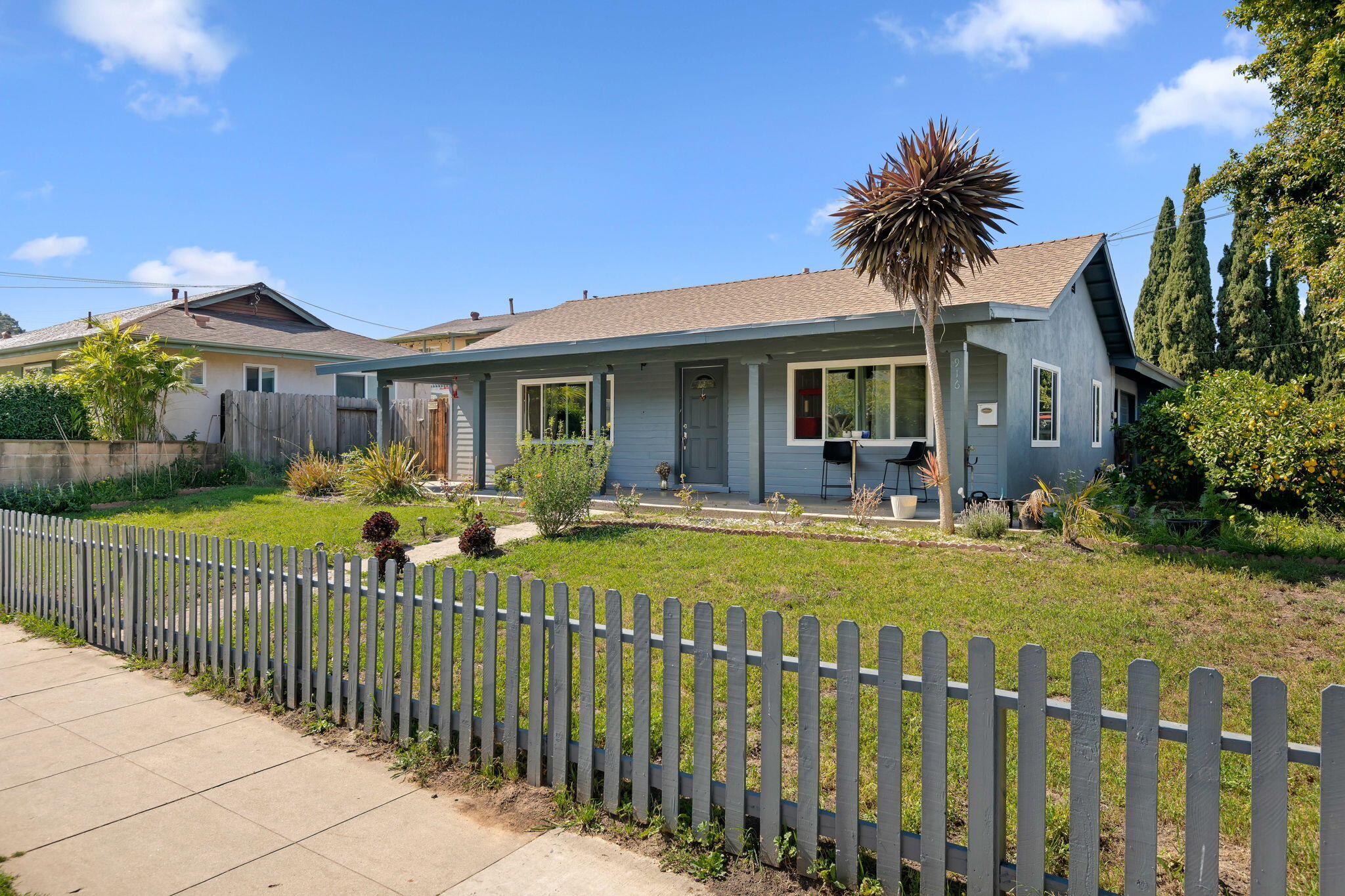 916 W Micheltorena Street