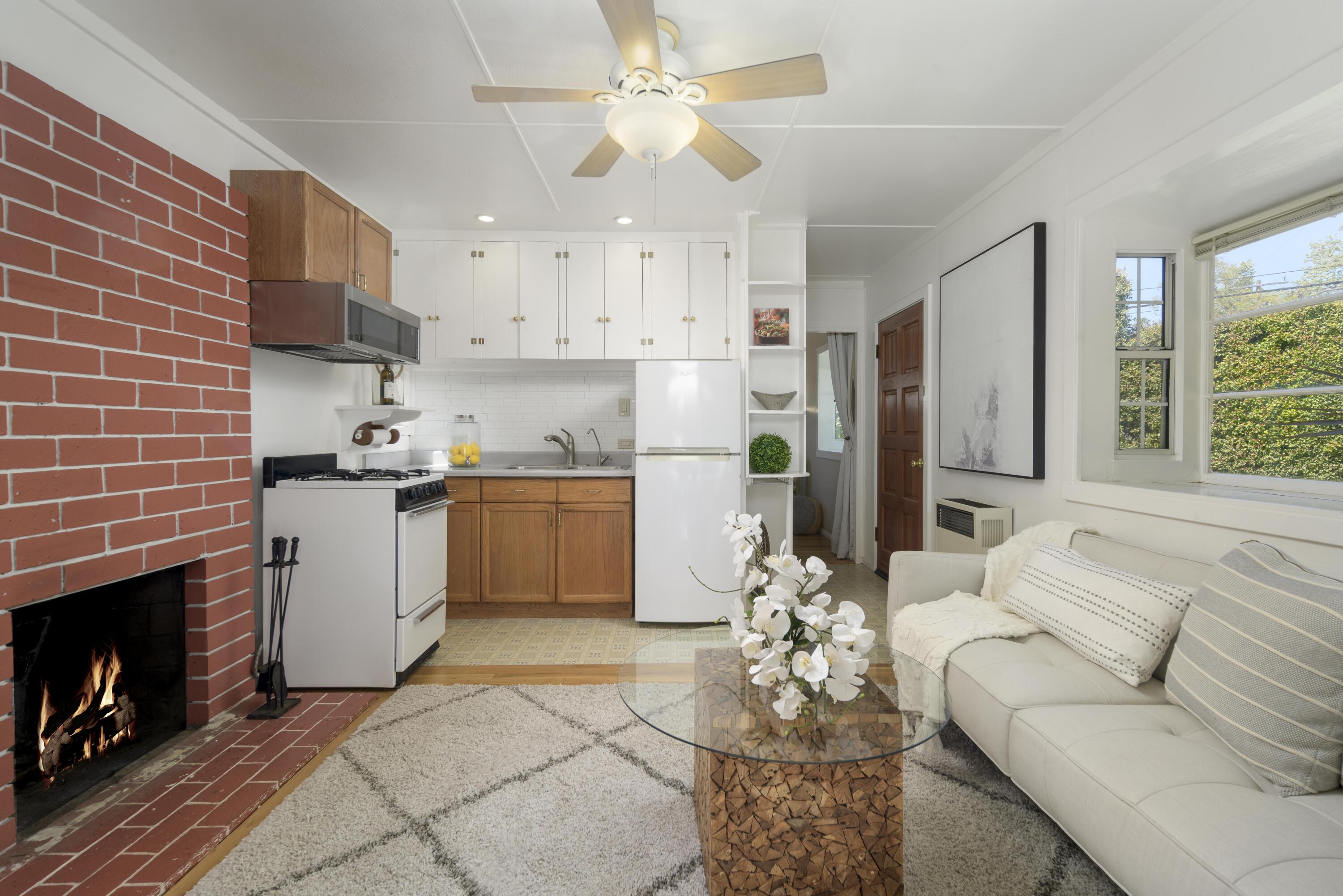 Santa Barbara, California 93105, United States, 4 Bedrooms Bedrooms, ,3 BathroomsBathrooms,Residential,Active,105158