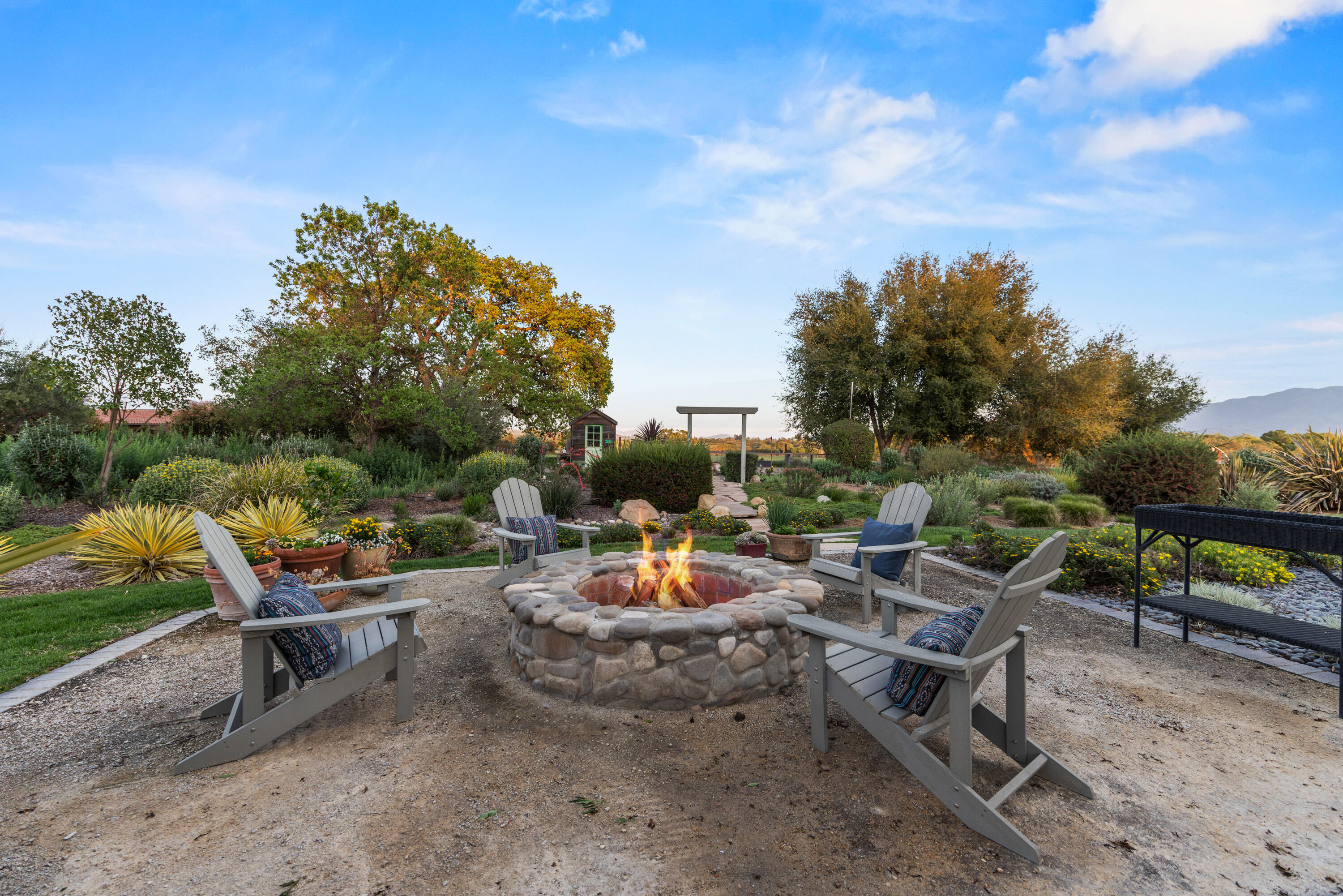 Santa Ynez, California 93460, United States, 4 Bedrooms Bedrooms, ,3 BathroomsBathrooms,Residential,Pending,122826