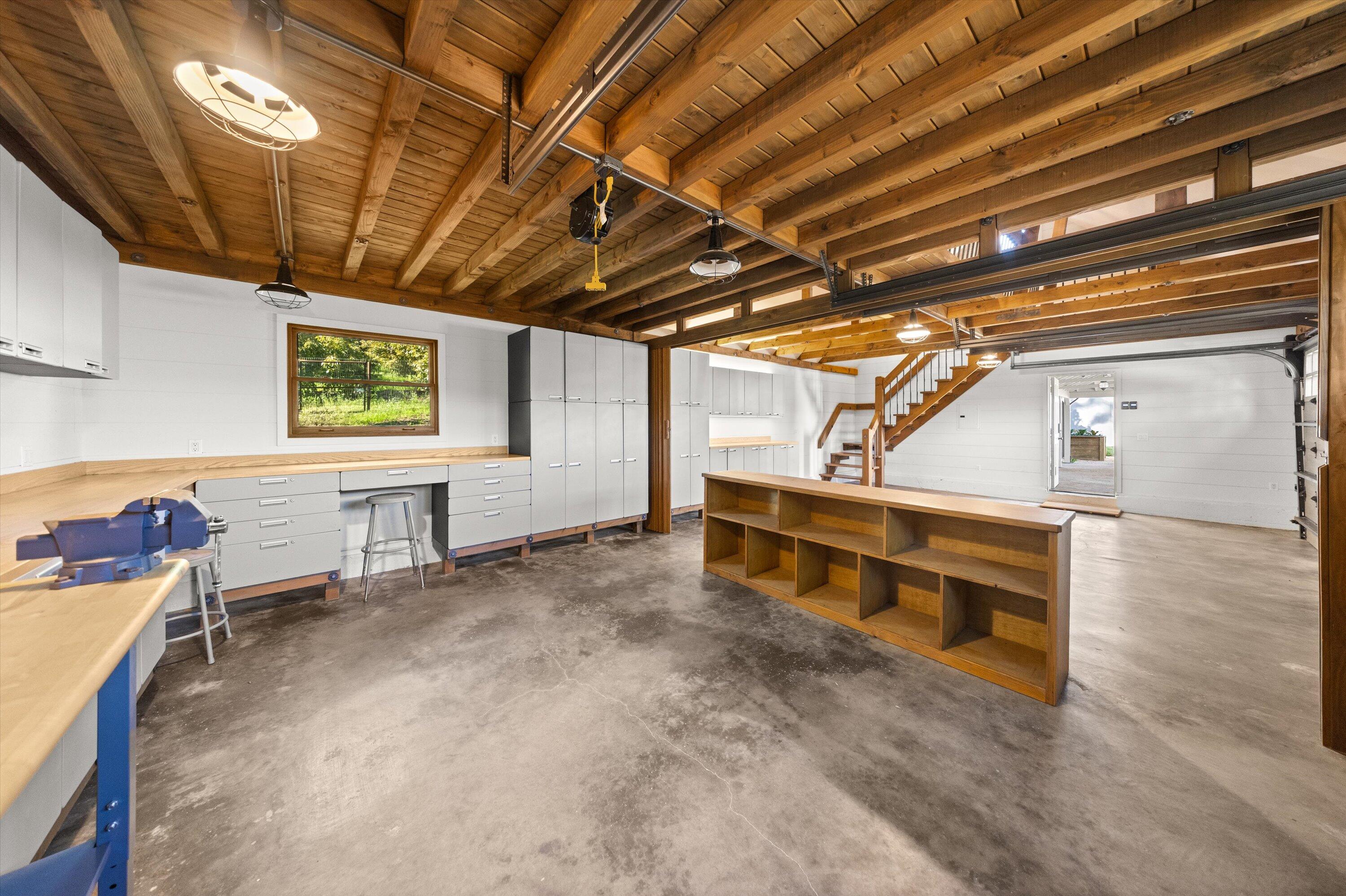 Carpinteria, California 93013, United States, 4 Bedrooms Bedrooms, ,5 BathroomsBathrooms,Residential,Active,125105