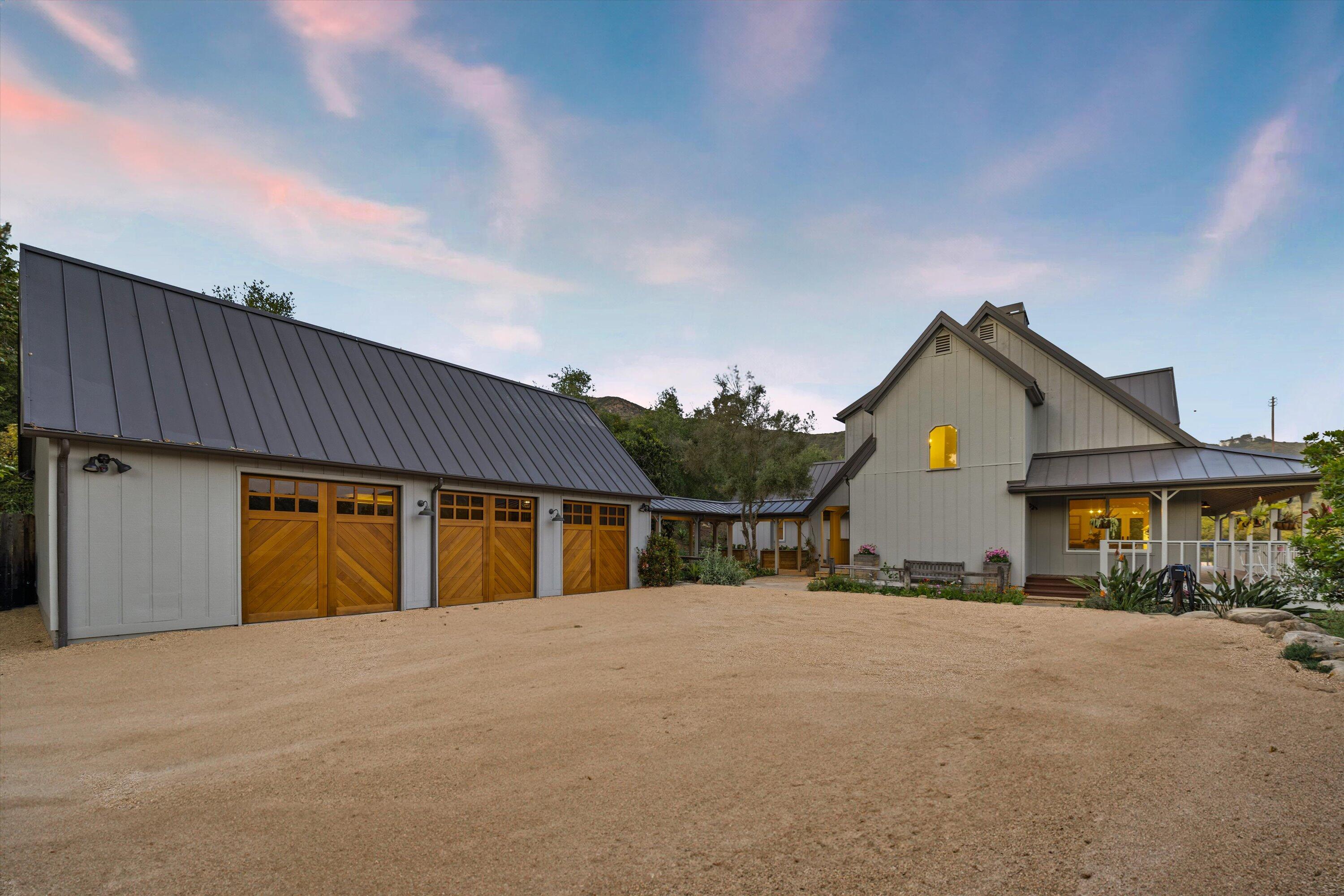 Carpinteria, California 93013, United States, 4 Bedrooms Bedrooms, ,5 BathroomsBathrooms,Residential,Active,125105