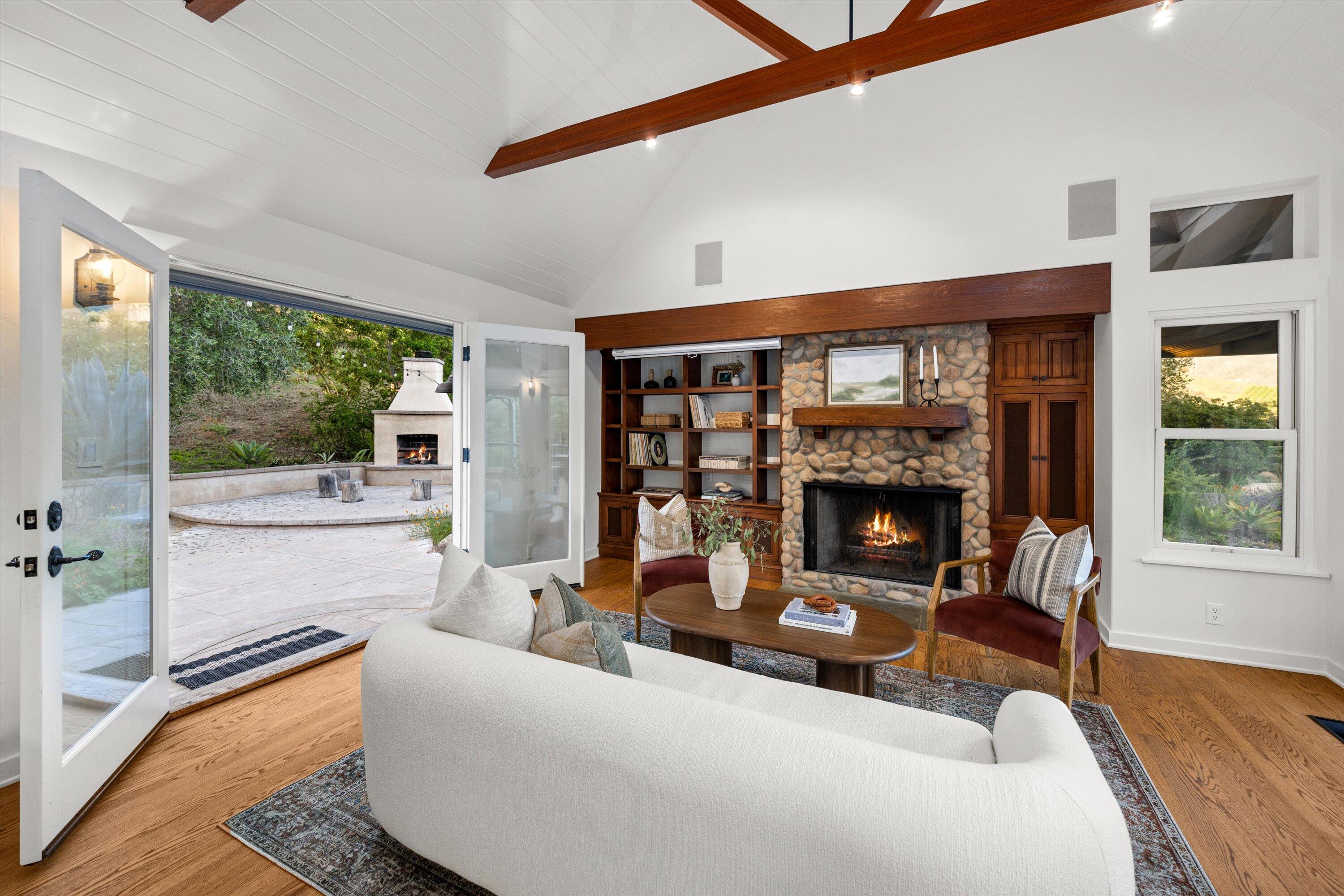 Carpinteria, California 93013, United States, 4 Bedrooms Bedrooms, ,5 BathroomsBathrooms,Residential,Active,125105