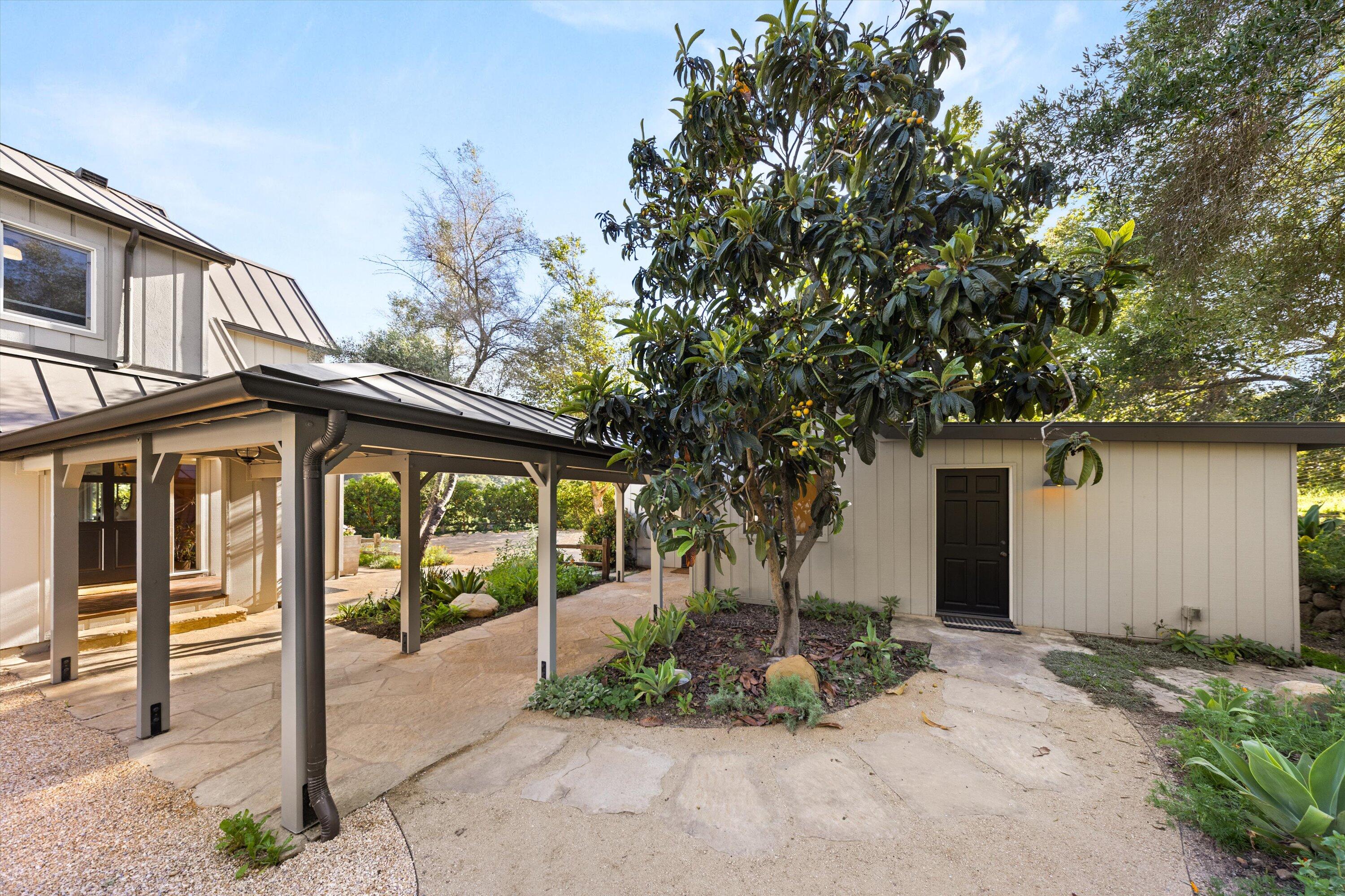 Carpinteria, California 93013, United States, 4 Bedrooms Bedrooms, ,5 BathroomsBathrooms,Residential,Active,125105