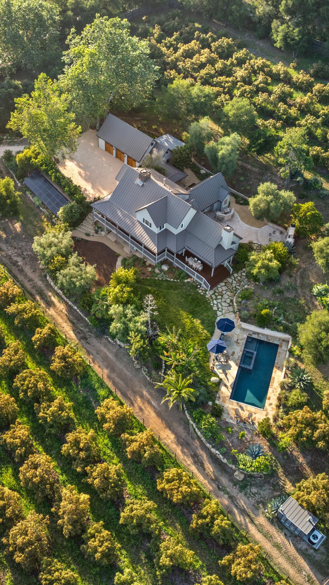 Carpinteria, California 93013, United States, 4 Bedrooms Bedrooms, ,5 BathroomsBathrooms,Residential,Active,125105