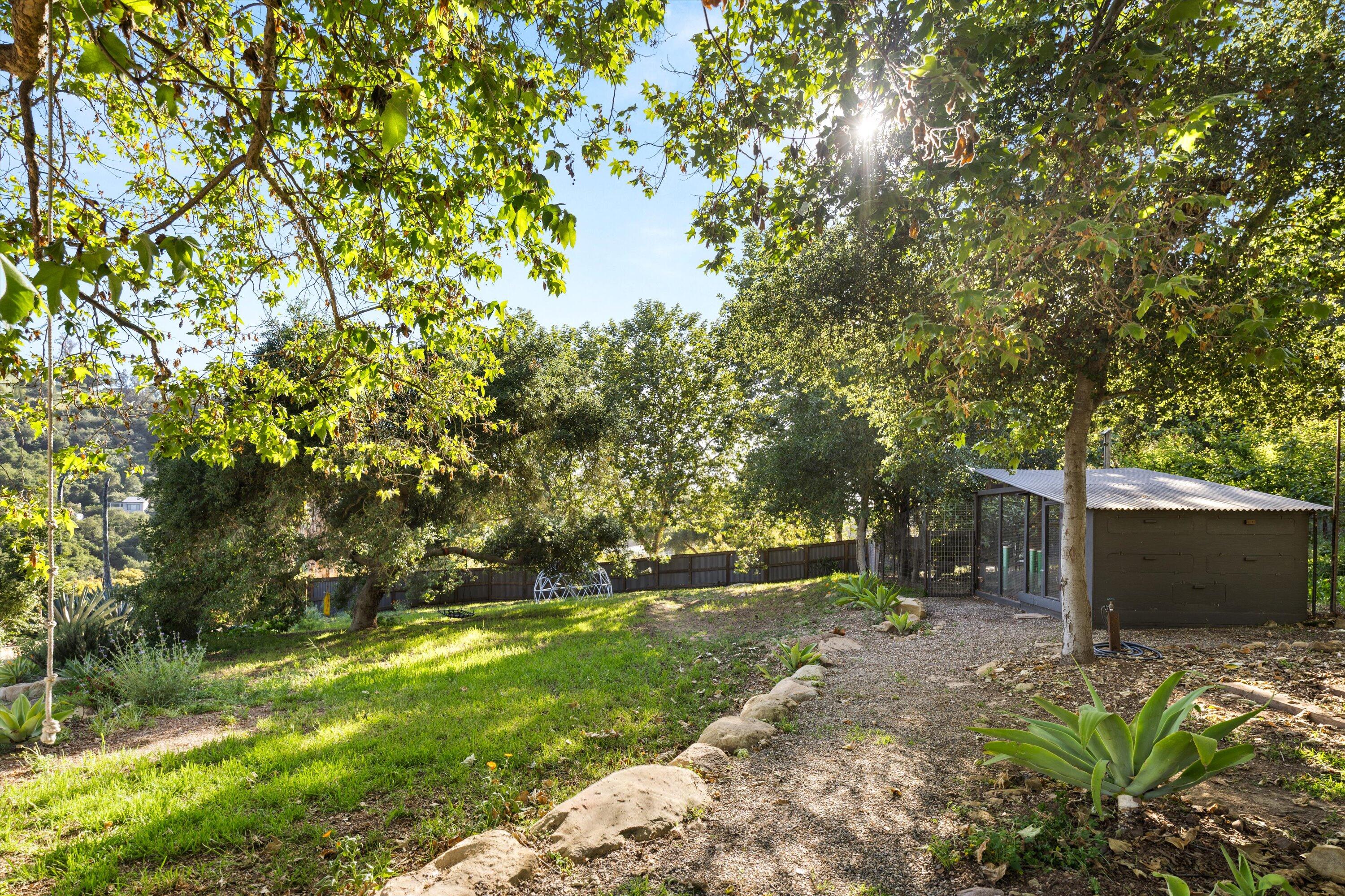 Carpinteria, California 93013, United States, 4 Bedrooms Bedrooms, ,5 BathroomsBathrooms,Residential,Active,125105