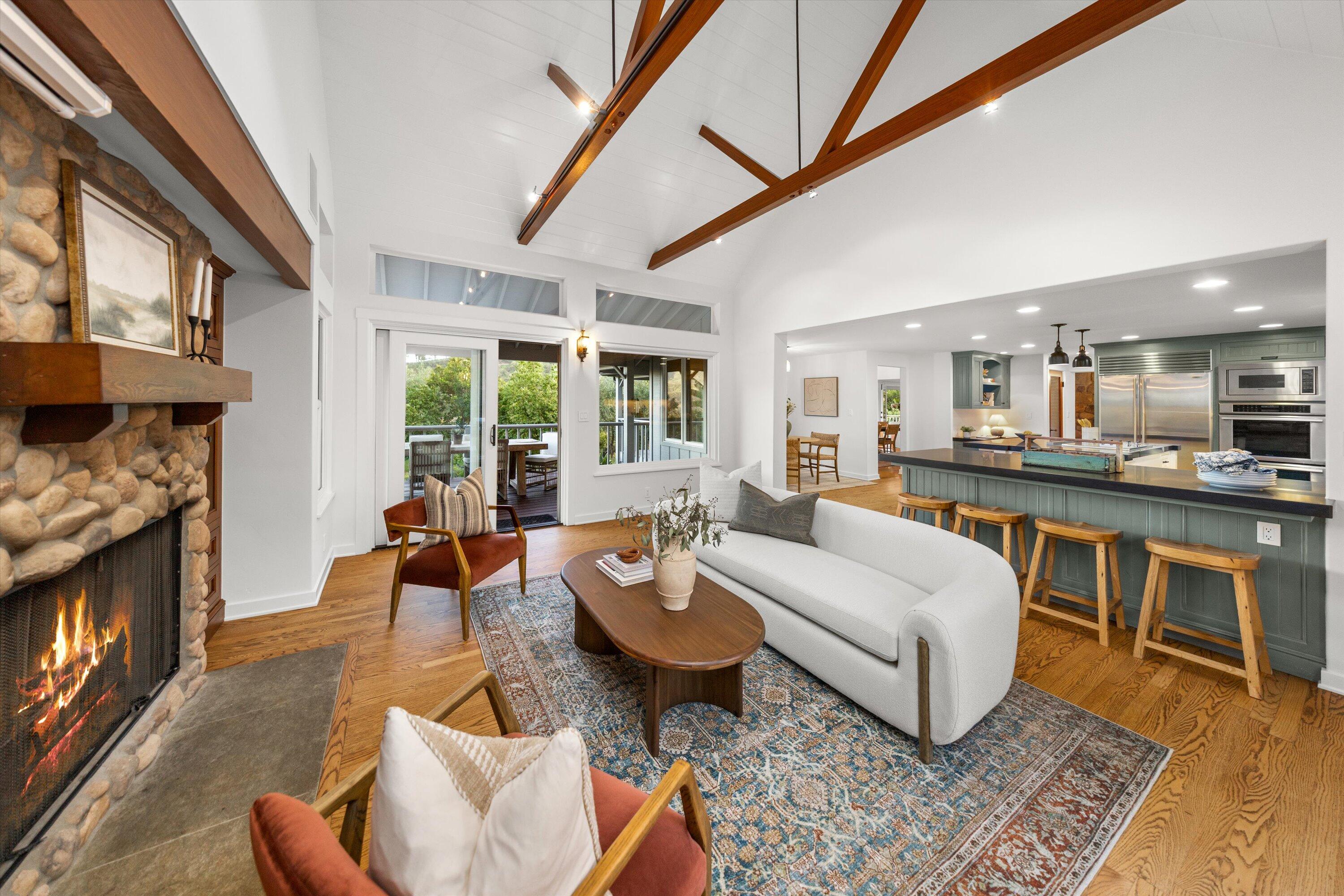 Carpinteria, California 93013, United States, 4 Bedrooms Bedrooms, ,5 BathroomsBathrooms,Residential,Active,125105