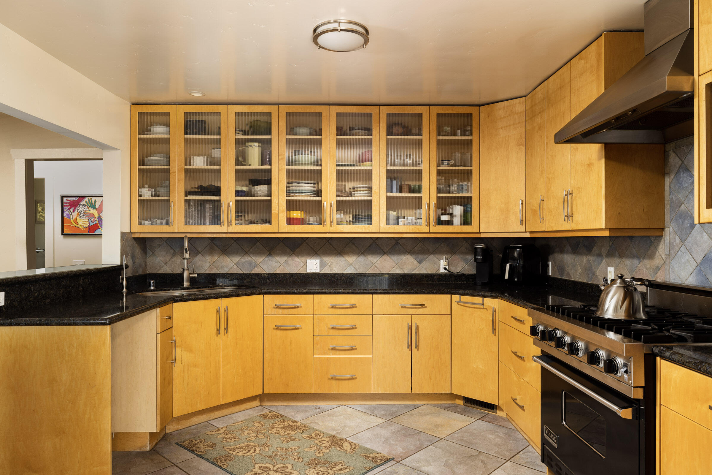 Santa Barbara, California 93105, United States, 3 Bedrooms Bedrooms, ,3 BathroomsBathrooms,Residential,Pending,72690