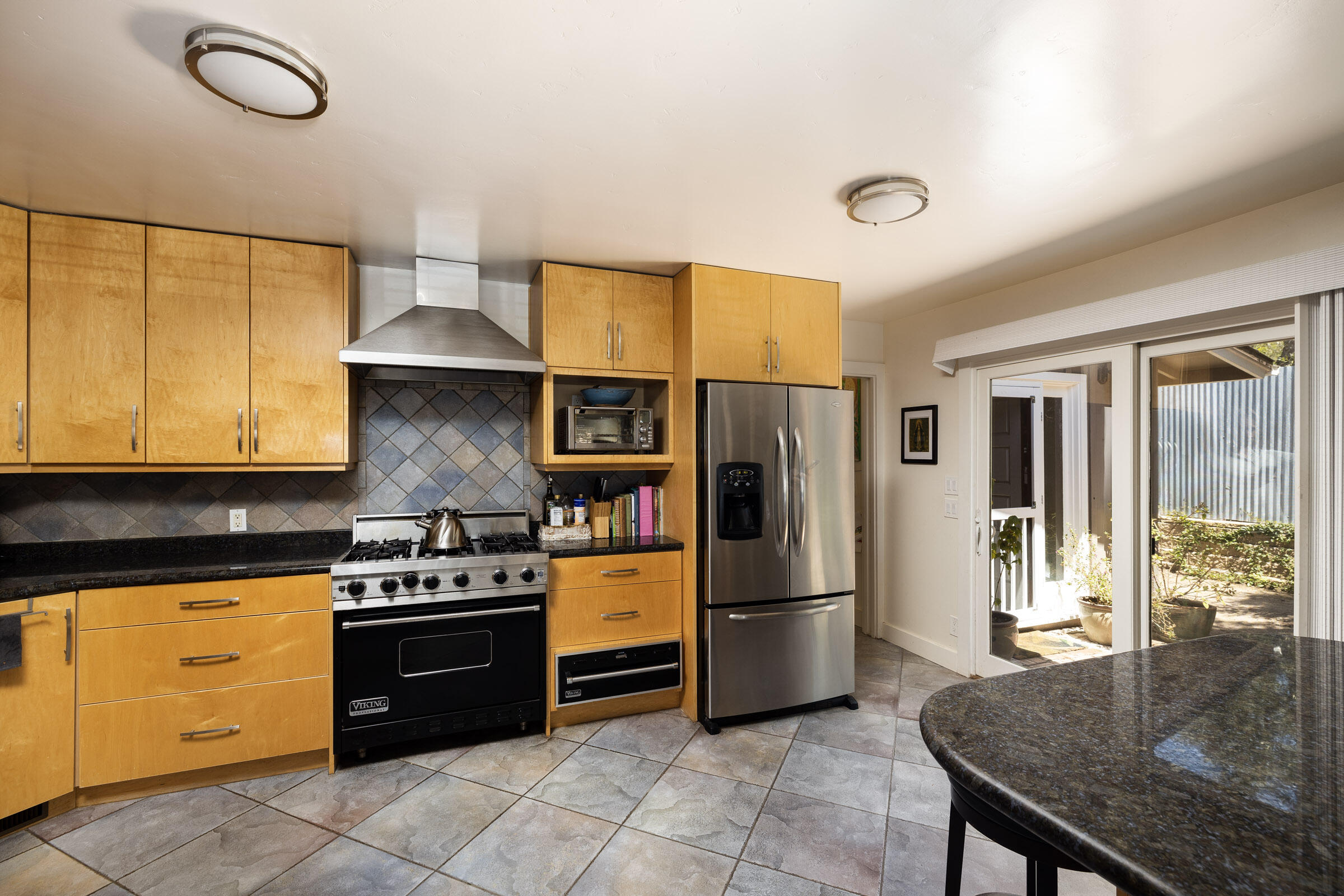 Santa Barbara, California 93105, United States, 3 Bedrooms Bedrooms, ,3 BathroomsBathrooms,Residential,Pending,72690