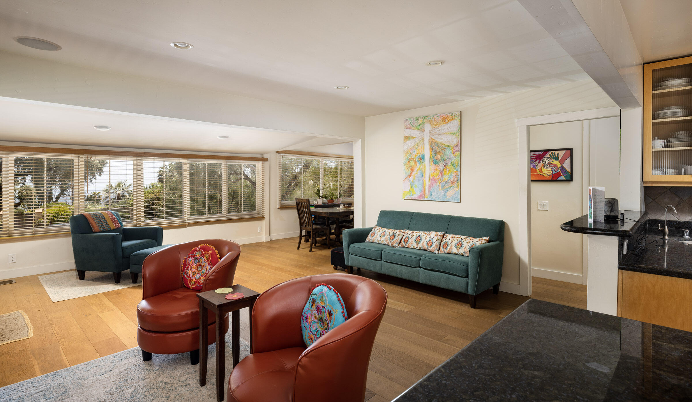 Santa Barbara, California 93105, United States, 3 Bedrooms Bedrooms, ,3 BathroomsBathrooms,Residential,Pending,72690