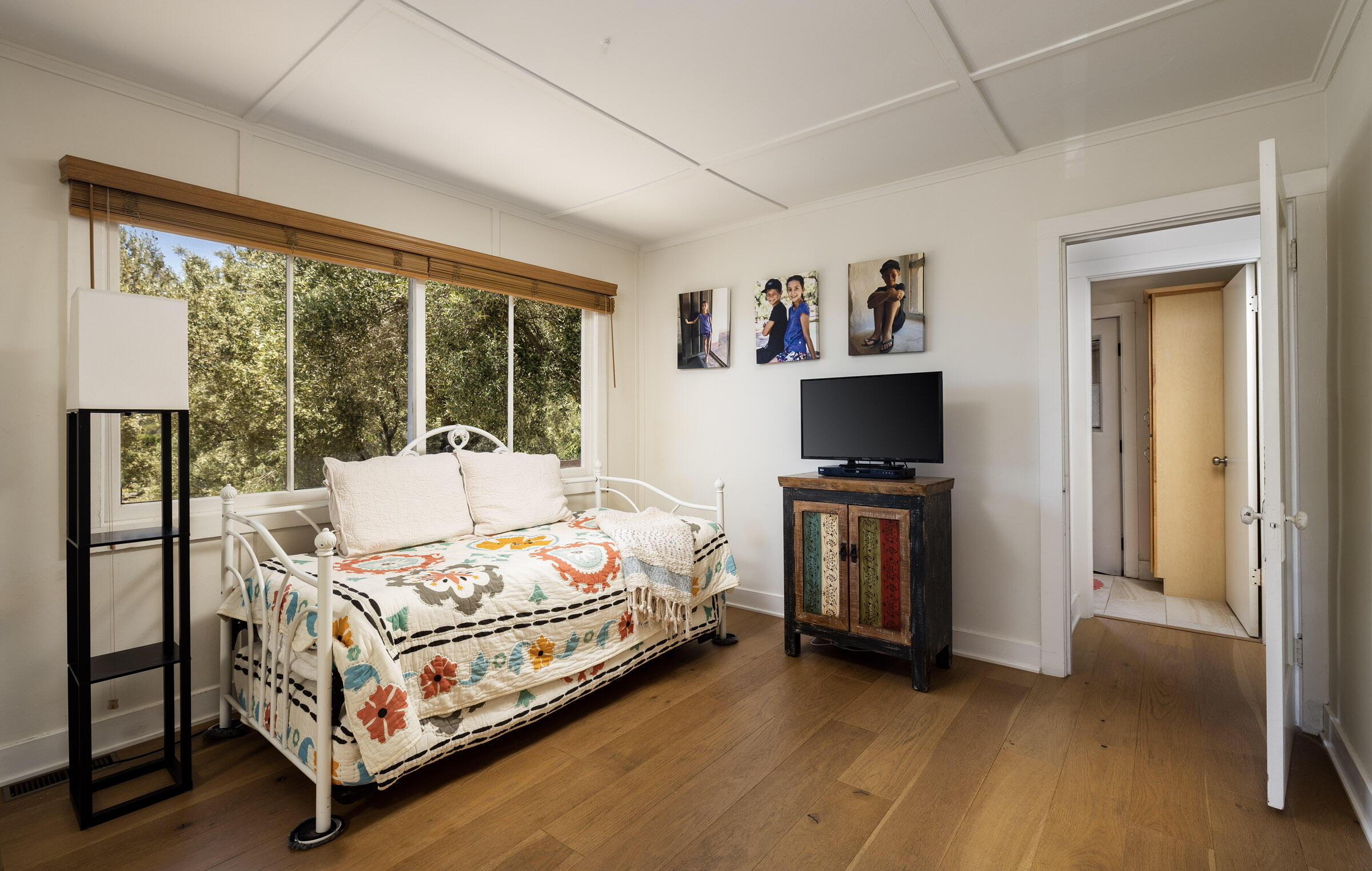 Santa Barbara, California 93105, United States, 3 Bedrooms Bedrooms, ,3 BathroomsBathrooms,Residential,Pending,72690