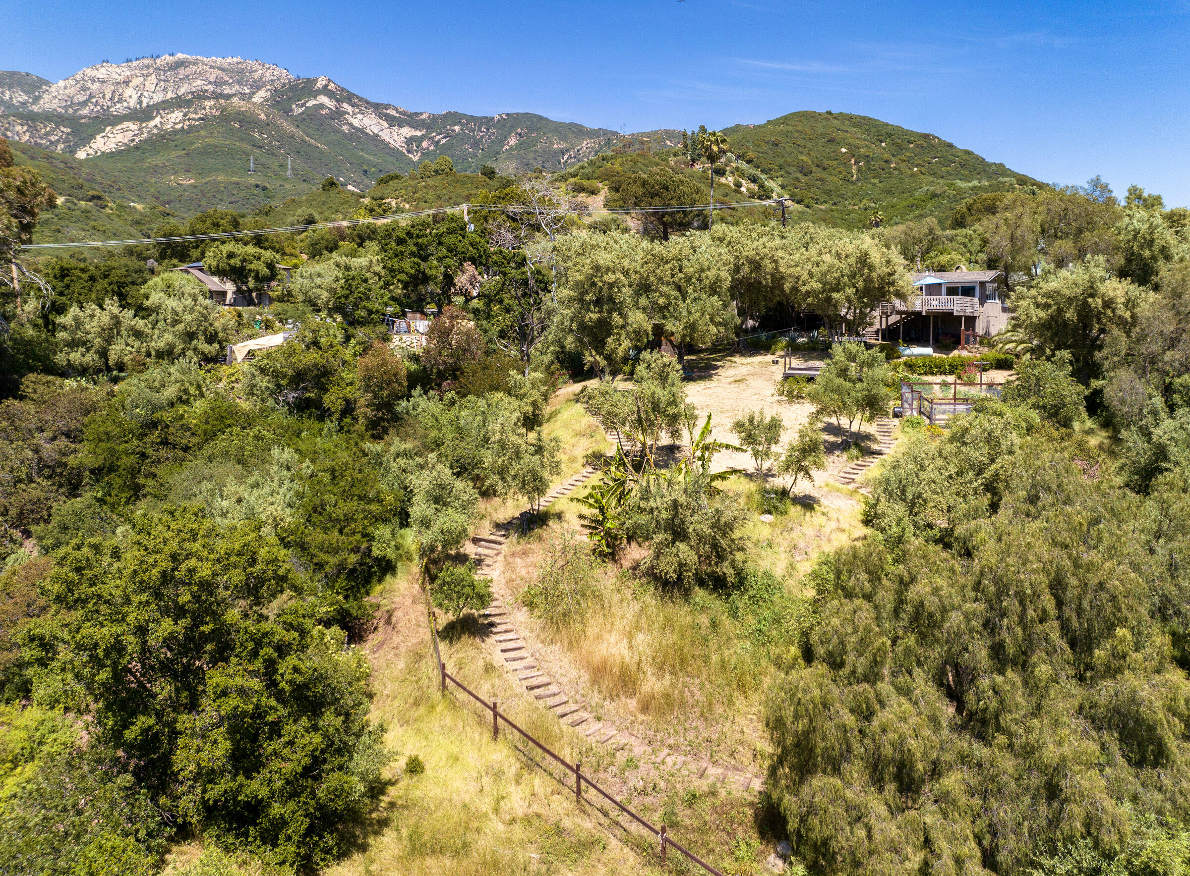 Santa Barbara, California 93105, United States, 3 Bedrooms Bedrooms, ,3 BathroomsBathrooms,Residential,Pending,72690