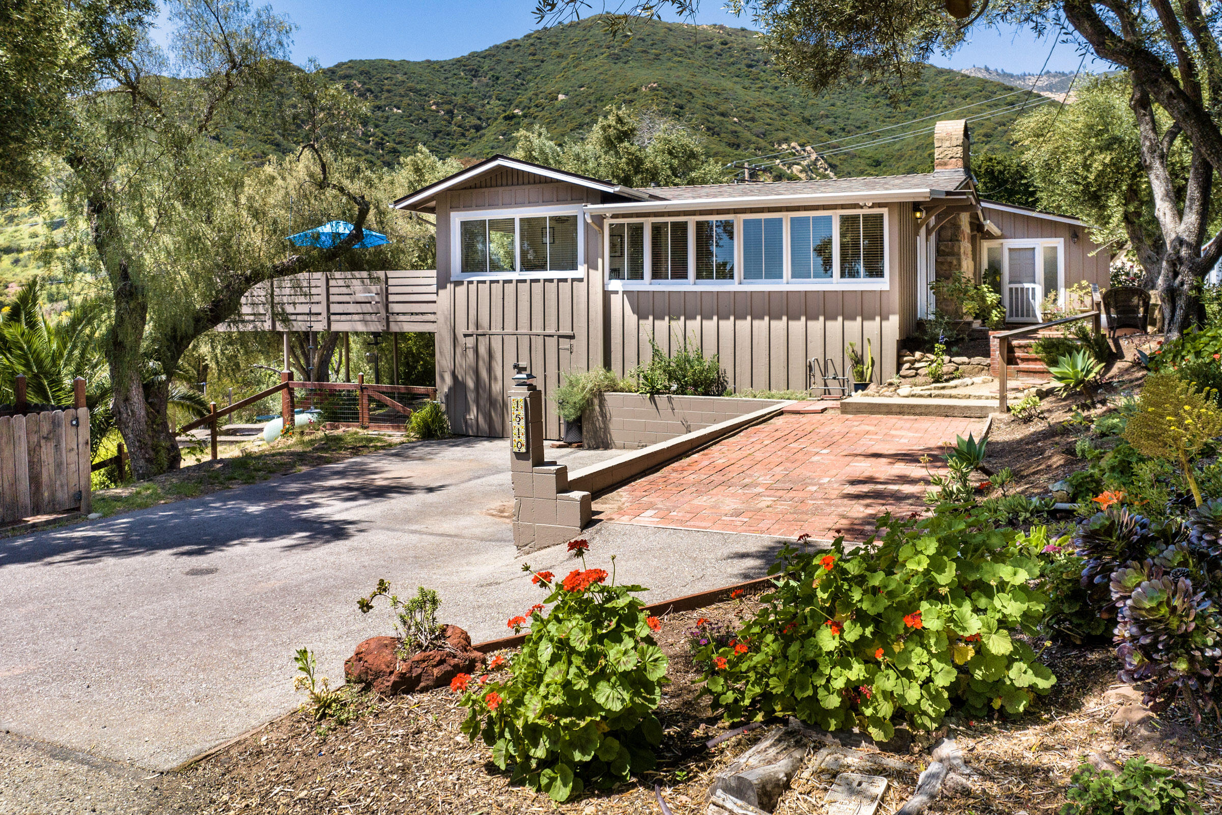 Santa Barbara, California 93105, United States, 3 Bedrooms Bedrooms, ,3 BathroomsBathrooms,Residential,Pending,72690