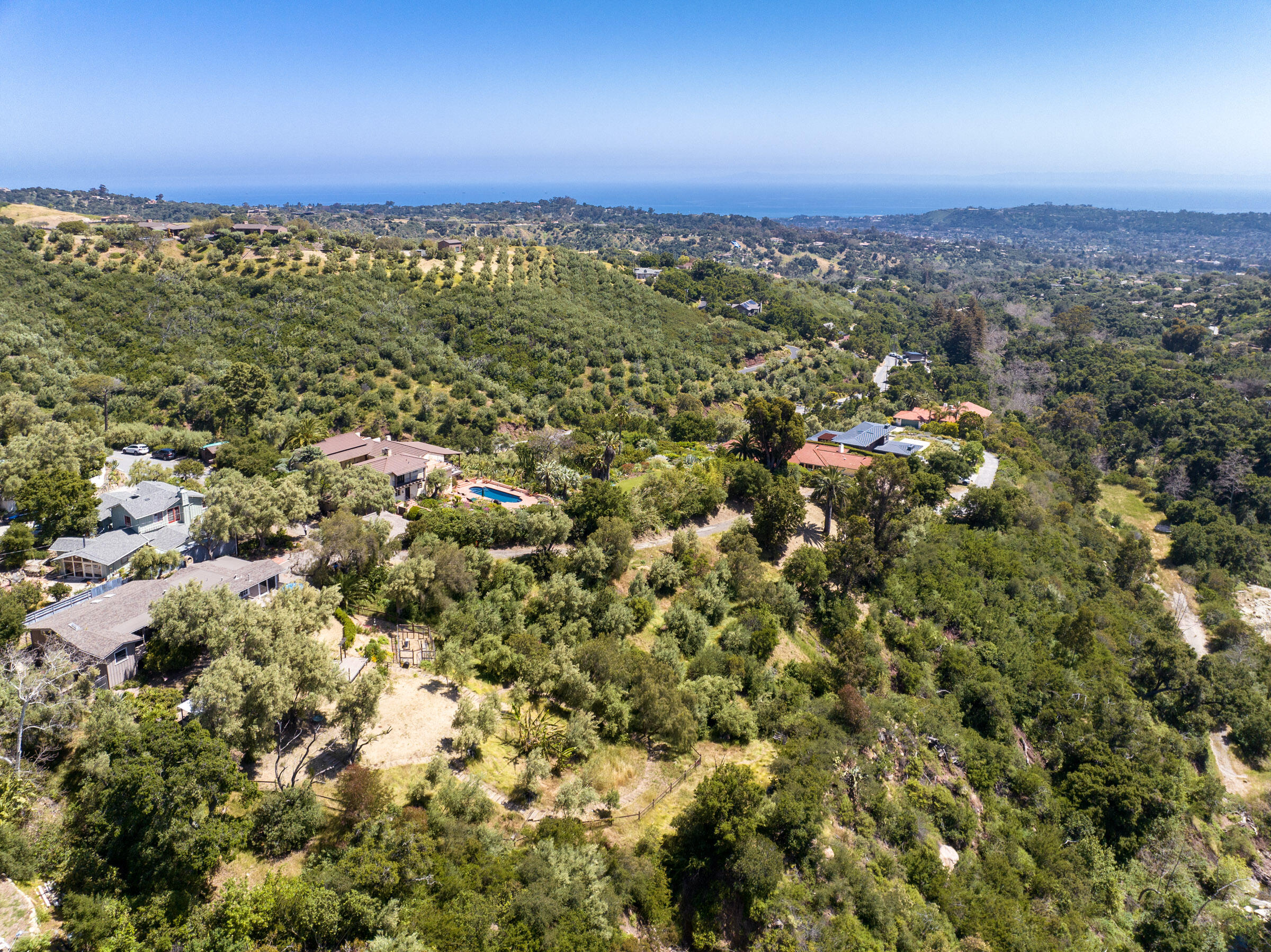 Santa Barbara, California 93105, United States, 3 Bedrooms Bedrooms, ,3 BathroomsBathrooms,Residential,Pending,72690