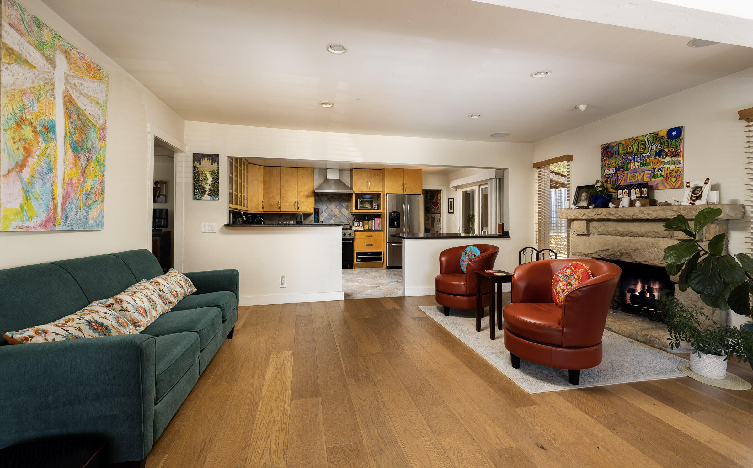 Santa Barbara, California 93105, United States, 3 Bedrooms Bedrooms, ,3 BathroomsBathrooms,Residential,Pending,72690