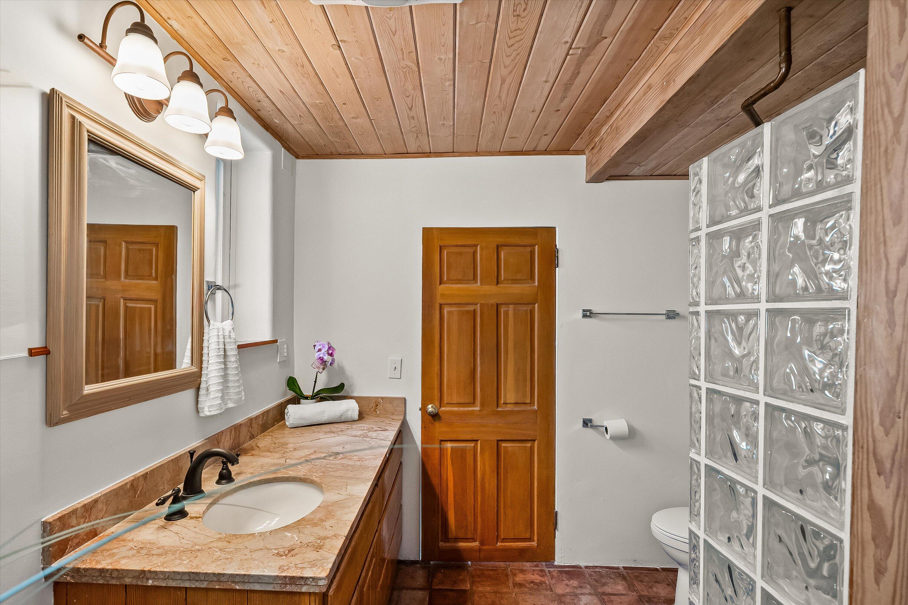 Santa Barbara, California 93105, United States, 3 Bedrooms Bedrooms, ,2 BathroomsBathrooms,Residential,Active,220421