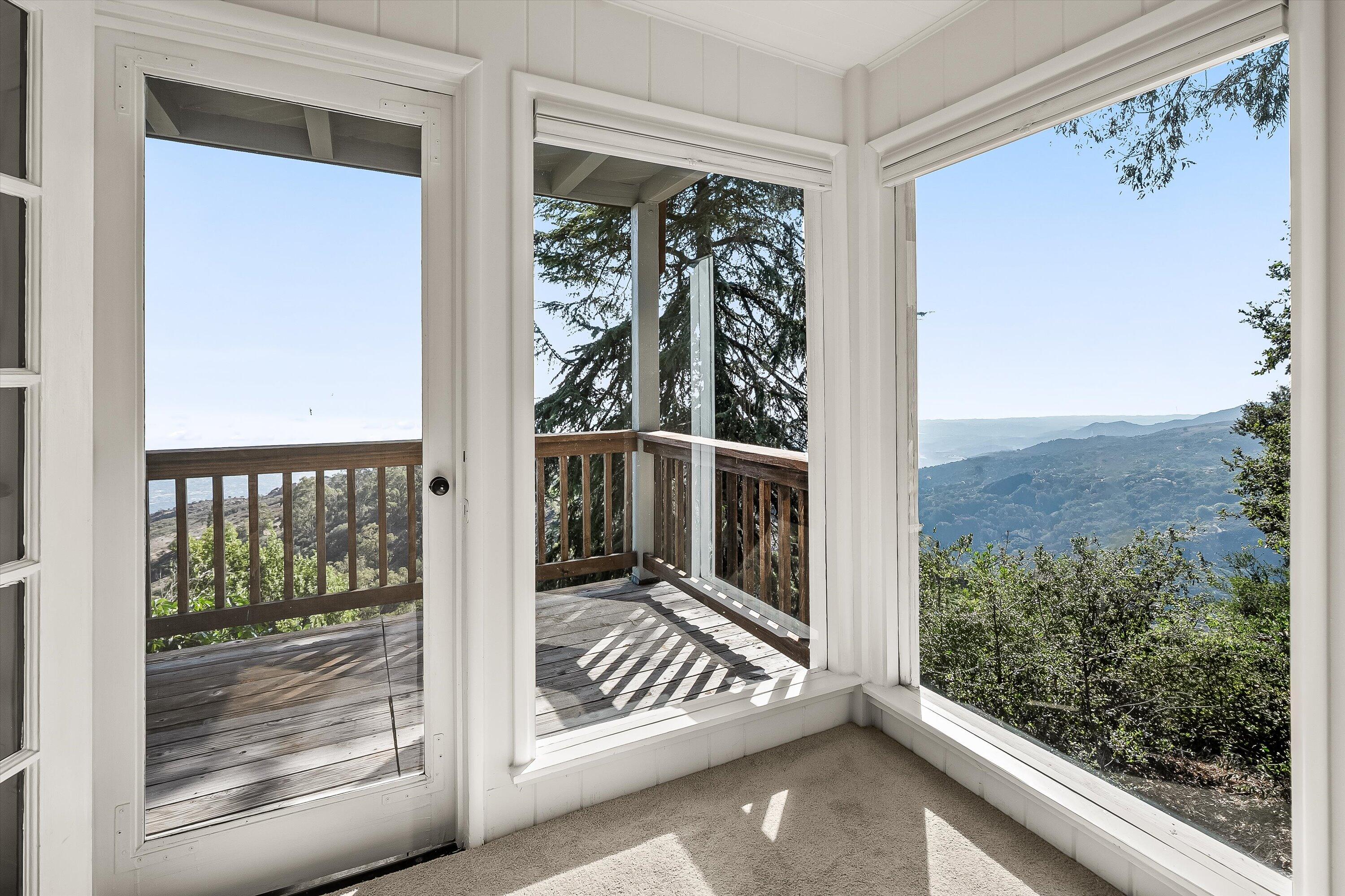 Santa Barbara, California 93105, United States, 3 Bedrooms Bedrooms, ,2 BathroomsBathrooms,Residential,Active,220421