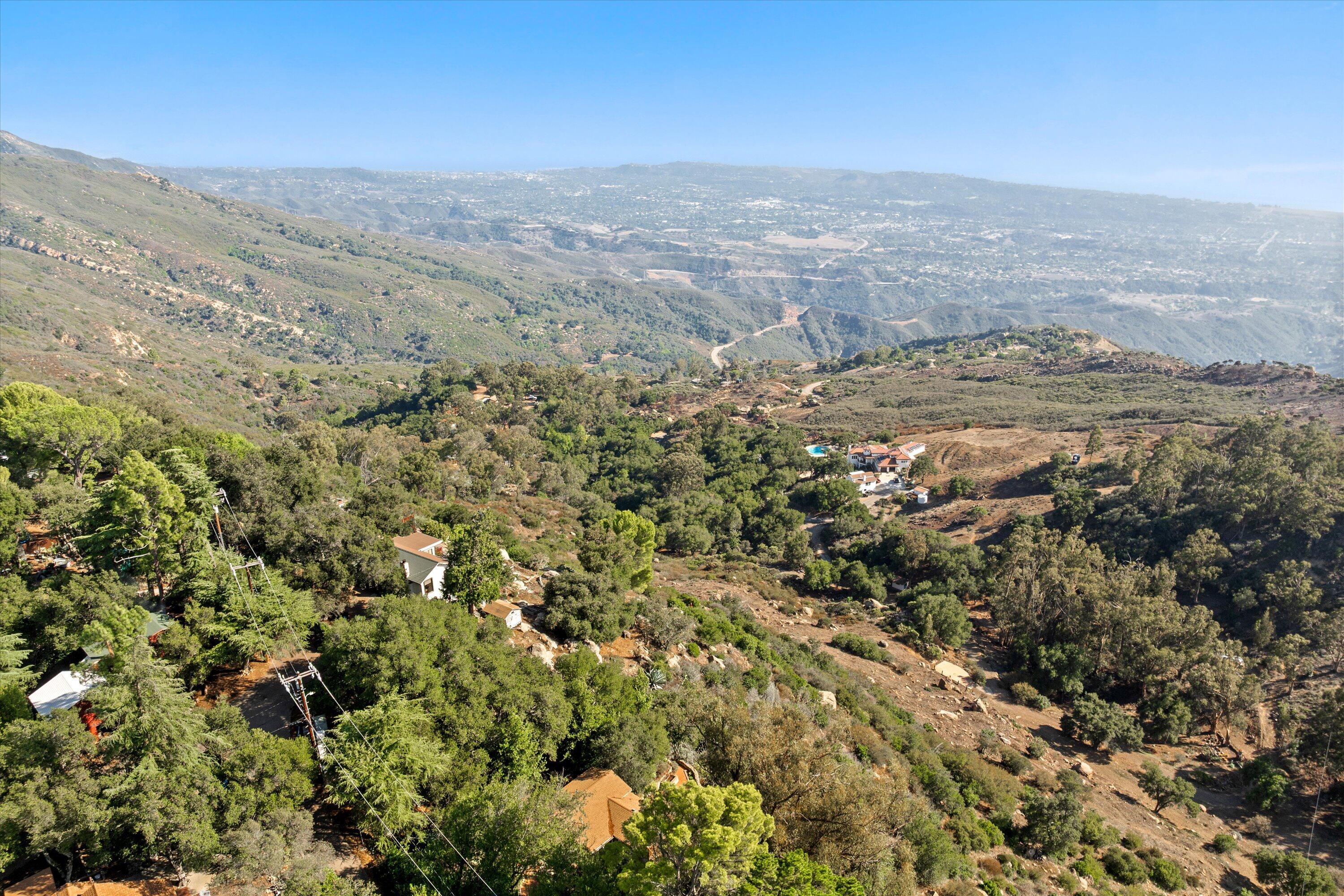 Santa Barbara, California 93105, United States, 3 Bedrooms Bedrooms, ,2 BathroomsBathrooms,Residential,Active,220421