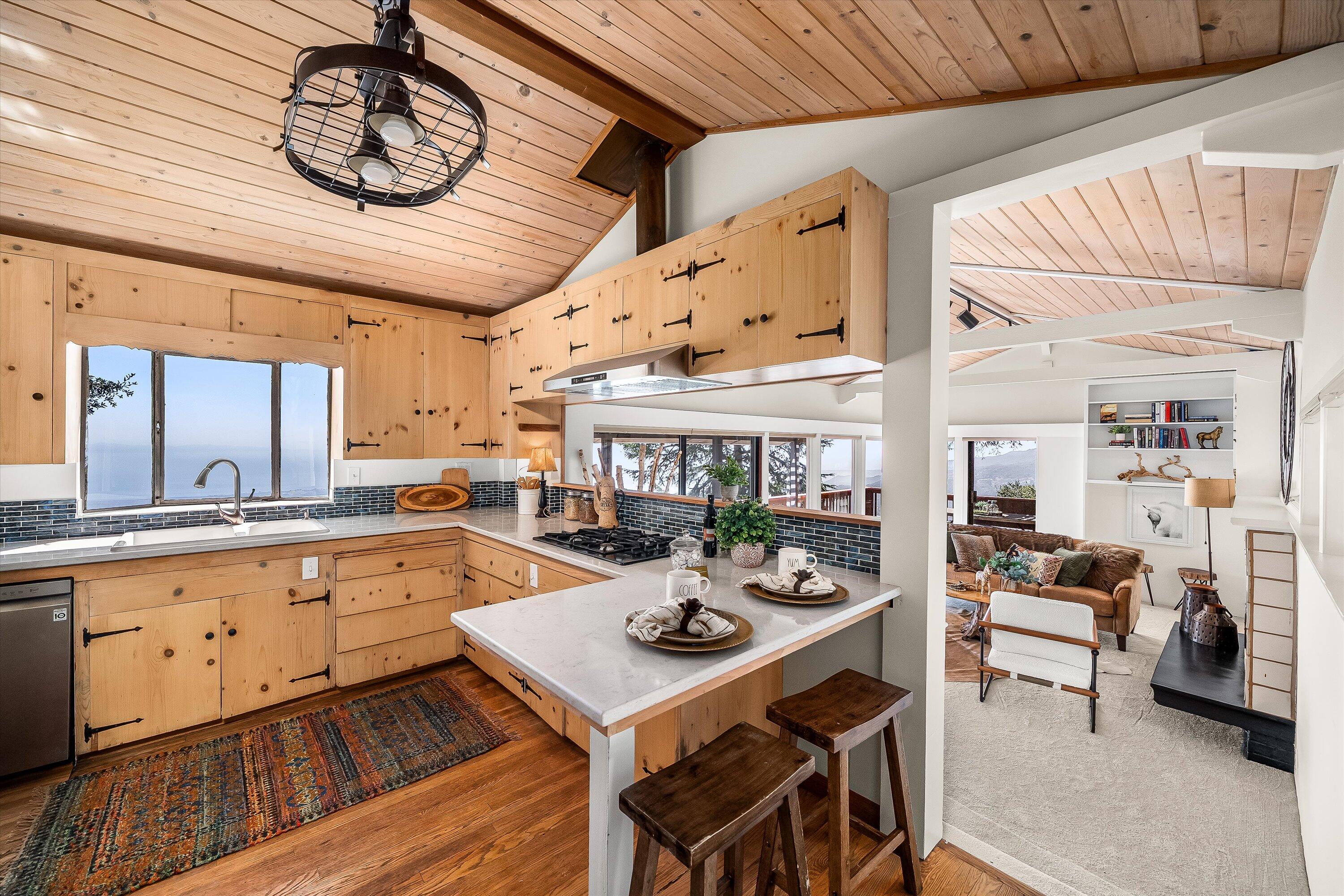 Santa Barbara, California 93105, United States, 3 Bedrooms Bedrooms, ,2 BathroomsBathrooms,Residential,Active,220421