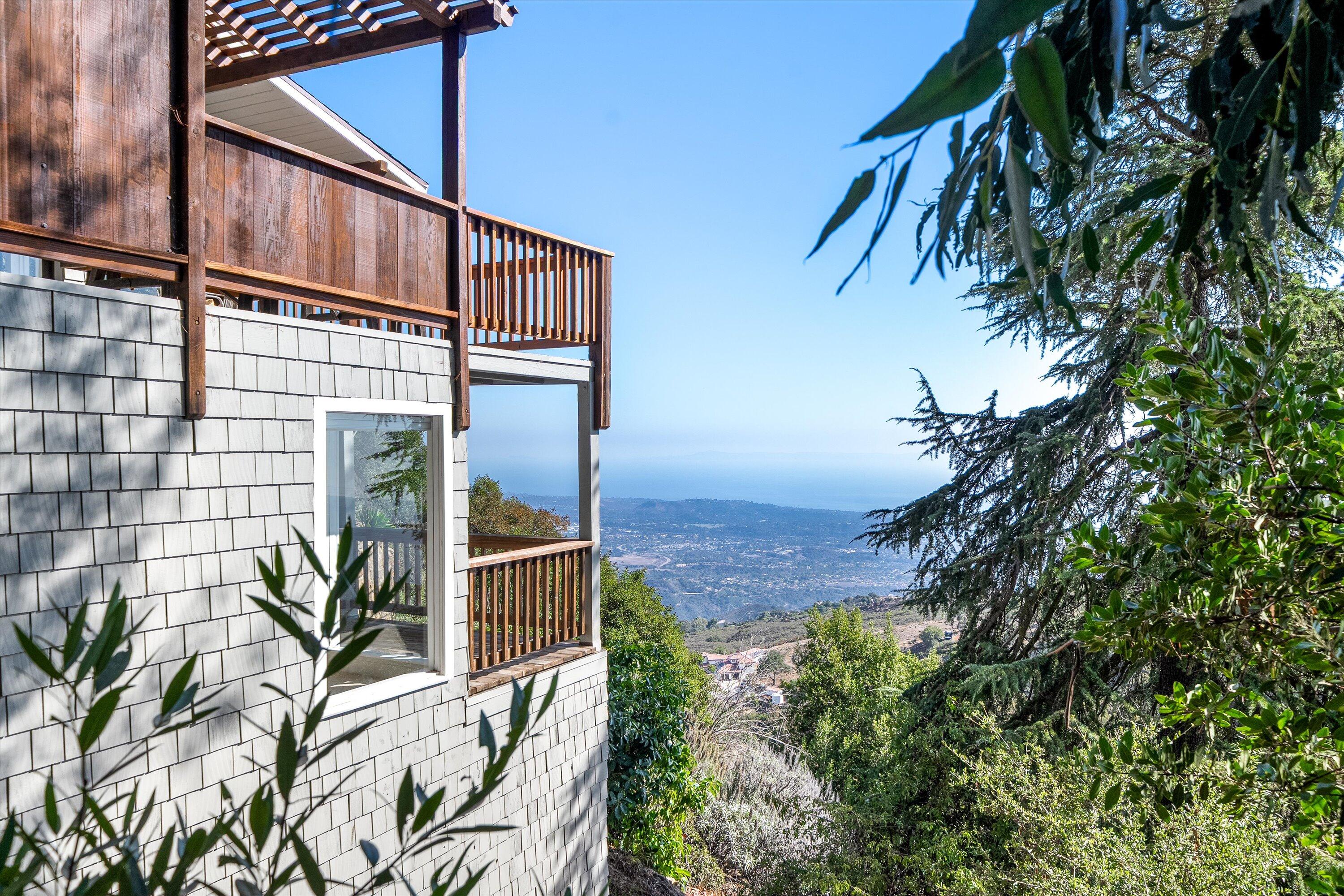 Santa Barbara, California 93105, United States, 3 Bedrooms Bedrooms, ,2 BathroomsBathrooms,Residential,Active,220421