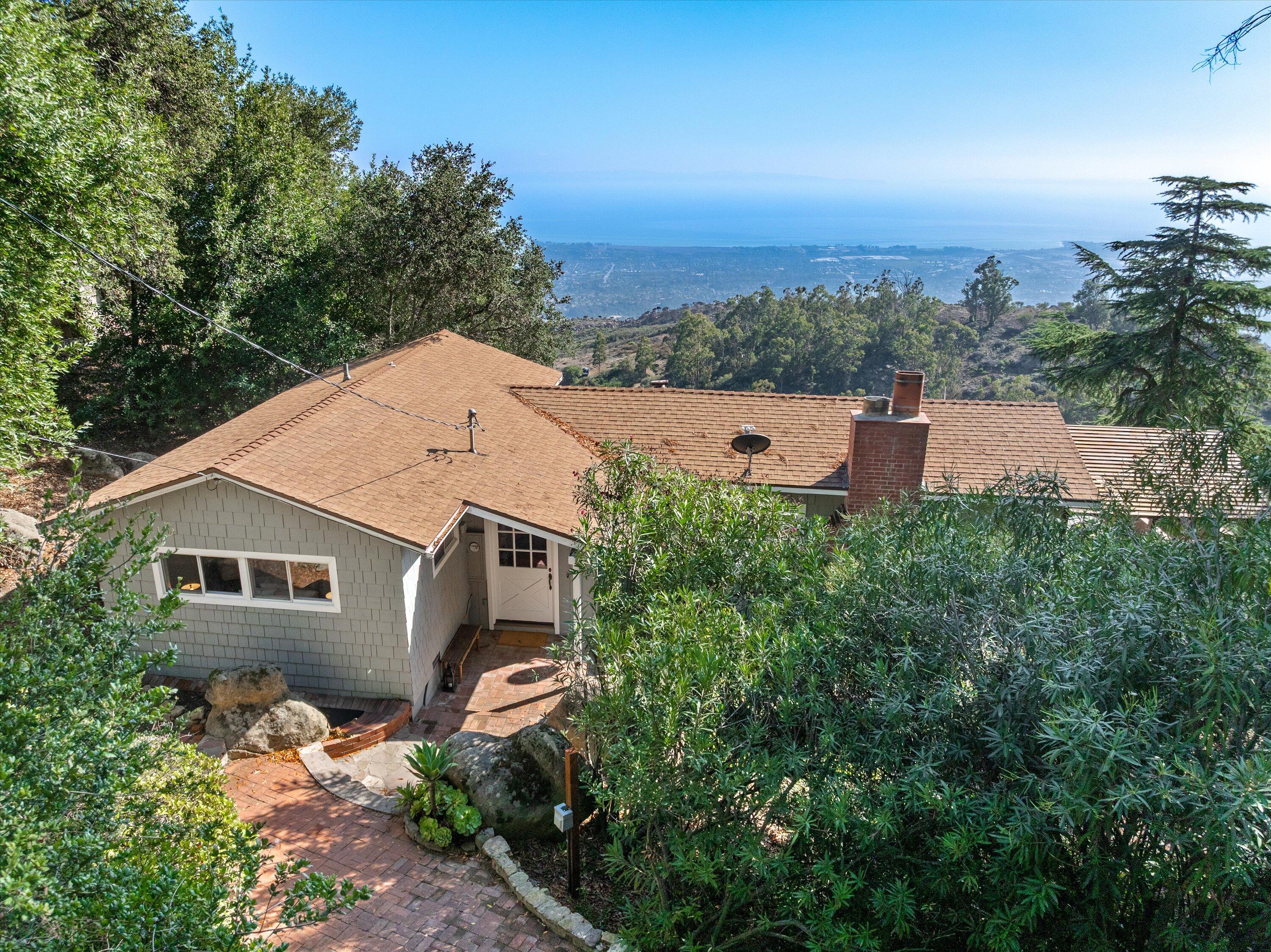 Santa Barbara, California 93105, United States, 3 Bedrooms Bedrooms, ,2 BathroomsBathrooms,Residential,Active,220421