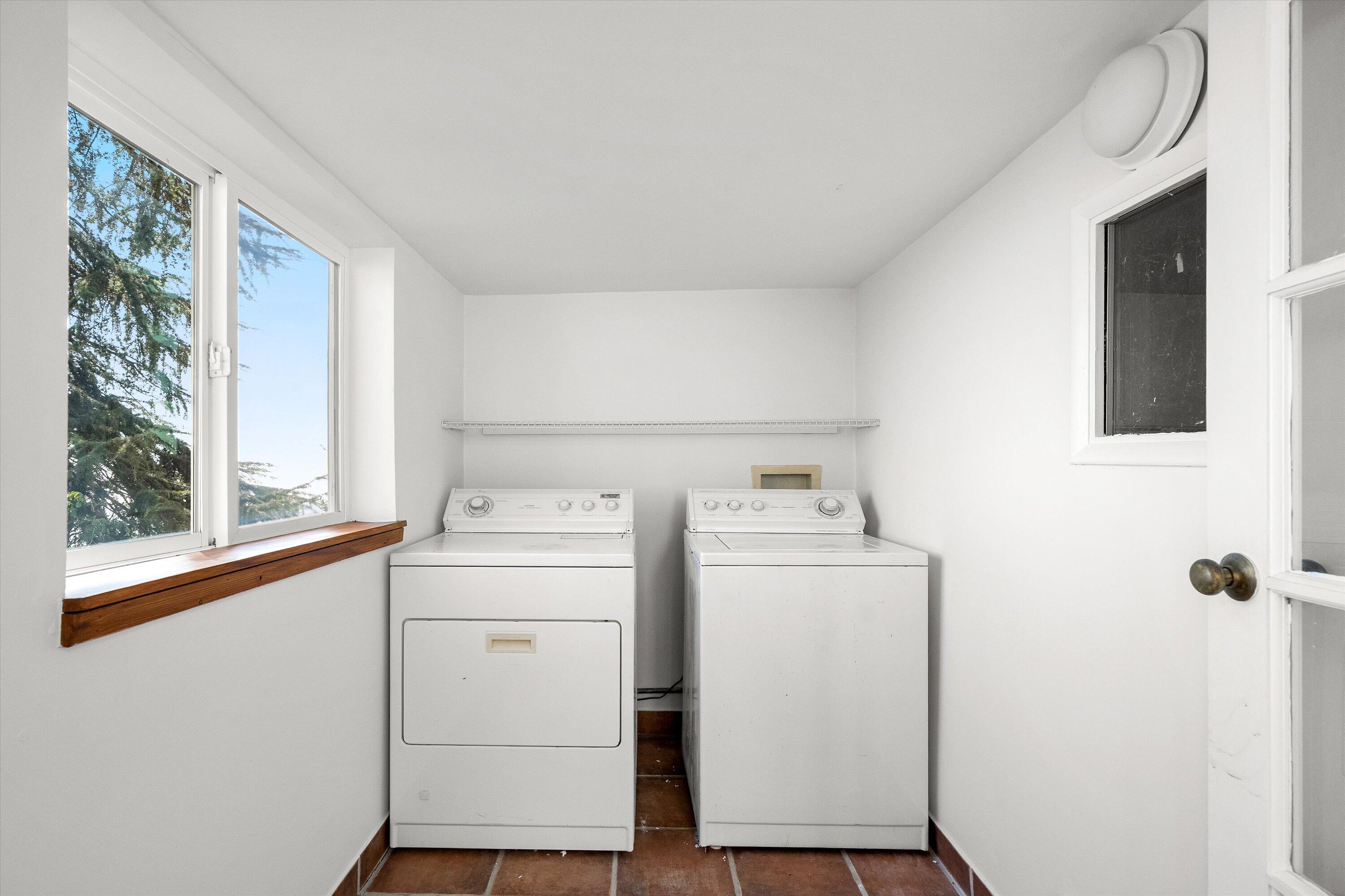 Santa Barbara, California 93105, United States, 3 Bedrooms Bedrooms, ,2 BathroomsBathrooms,Residential,Active,220421