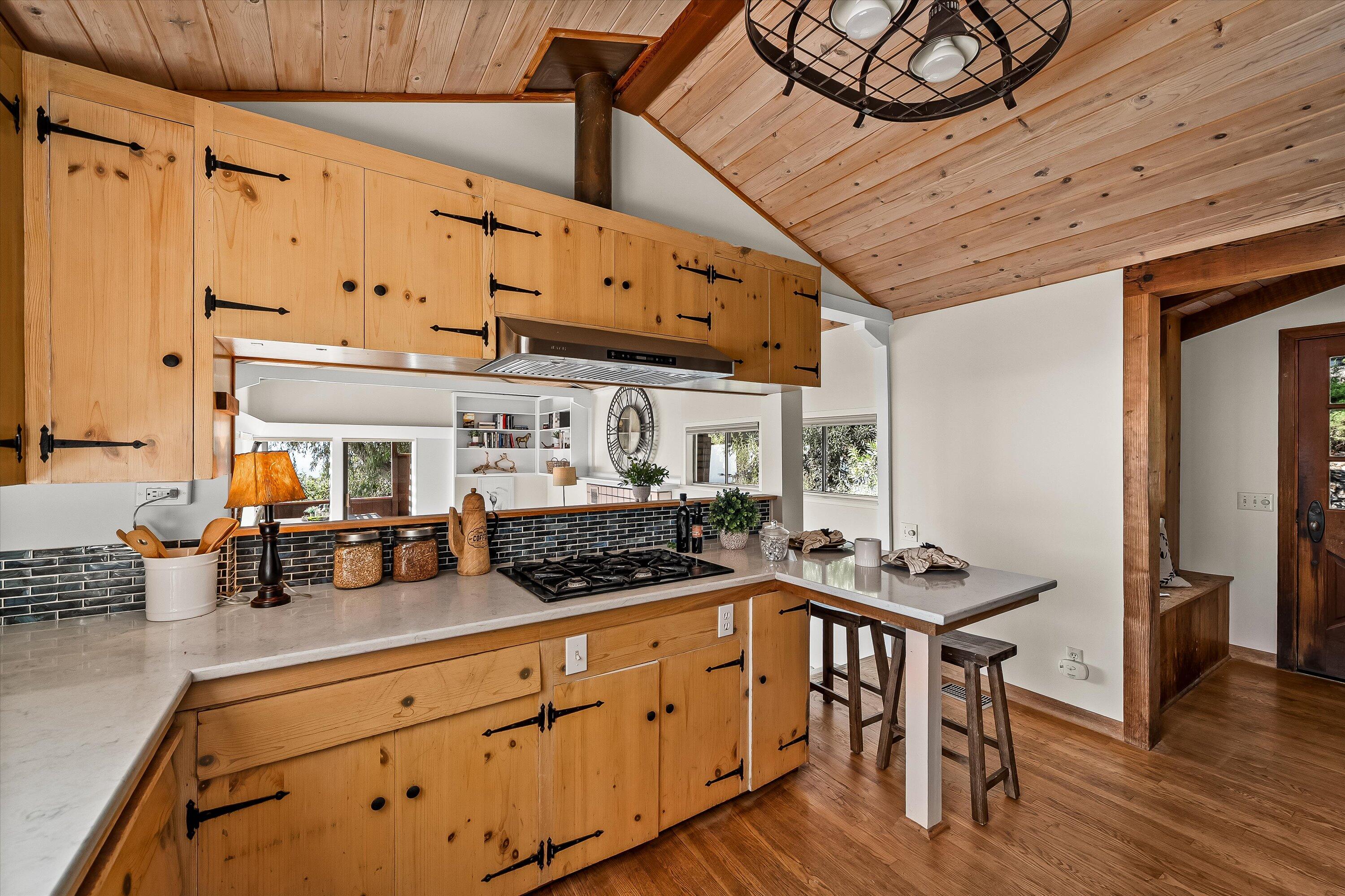 Santa Barbara, California 93105, United States, 3 Bedrooms Bedrooms, ,2 BathroomsBathrooms,Residential,Active,220421