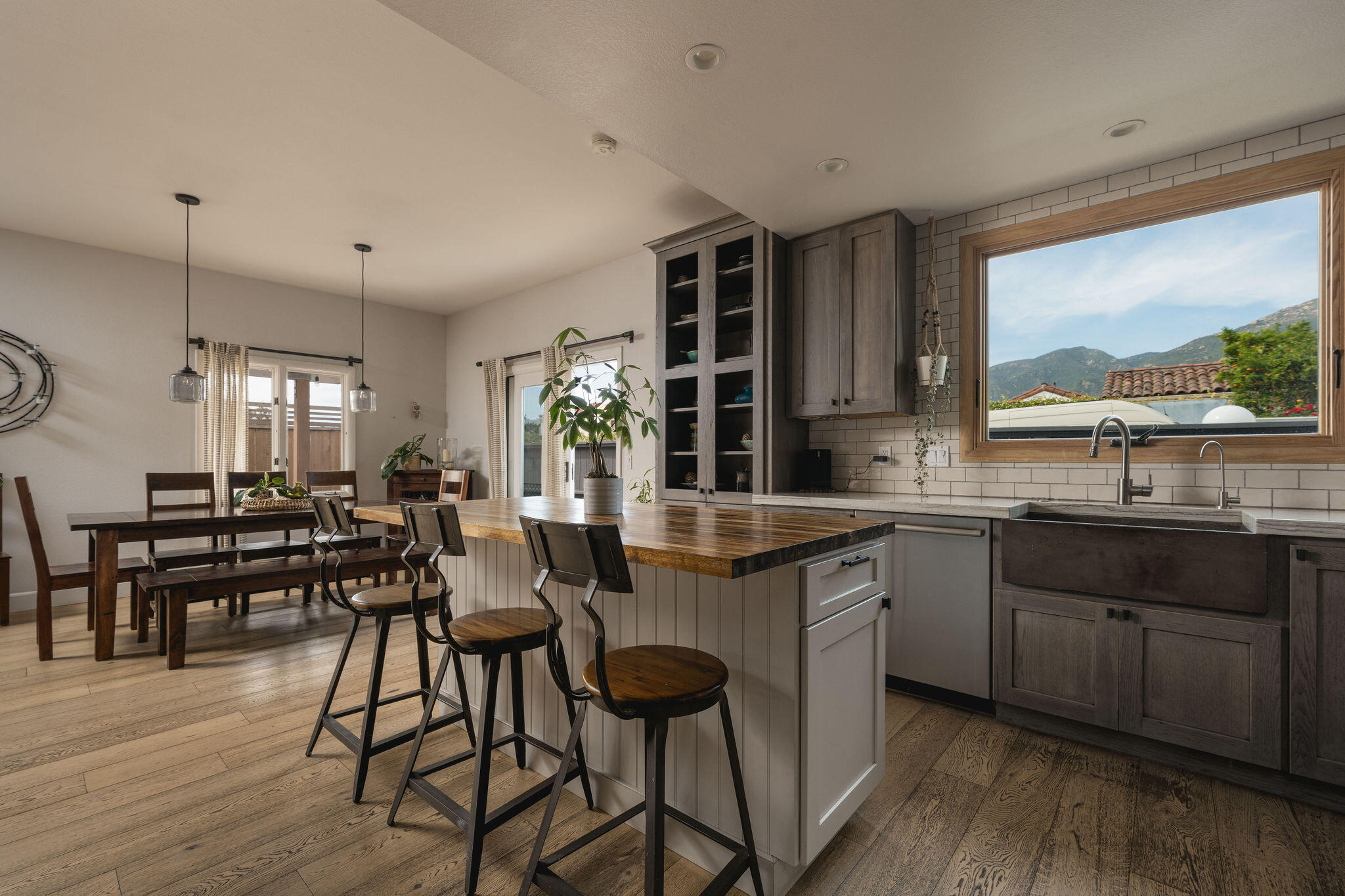 3726 Cedar Vista