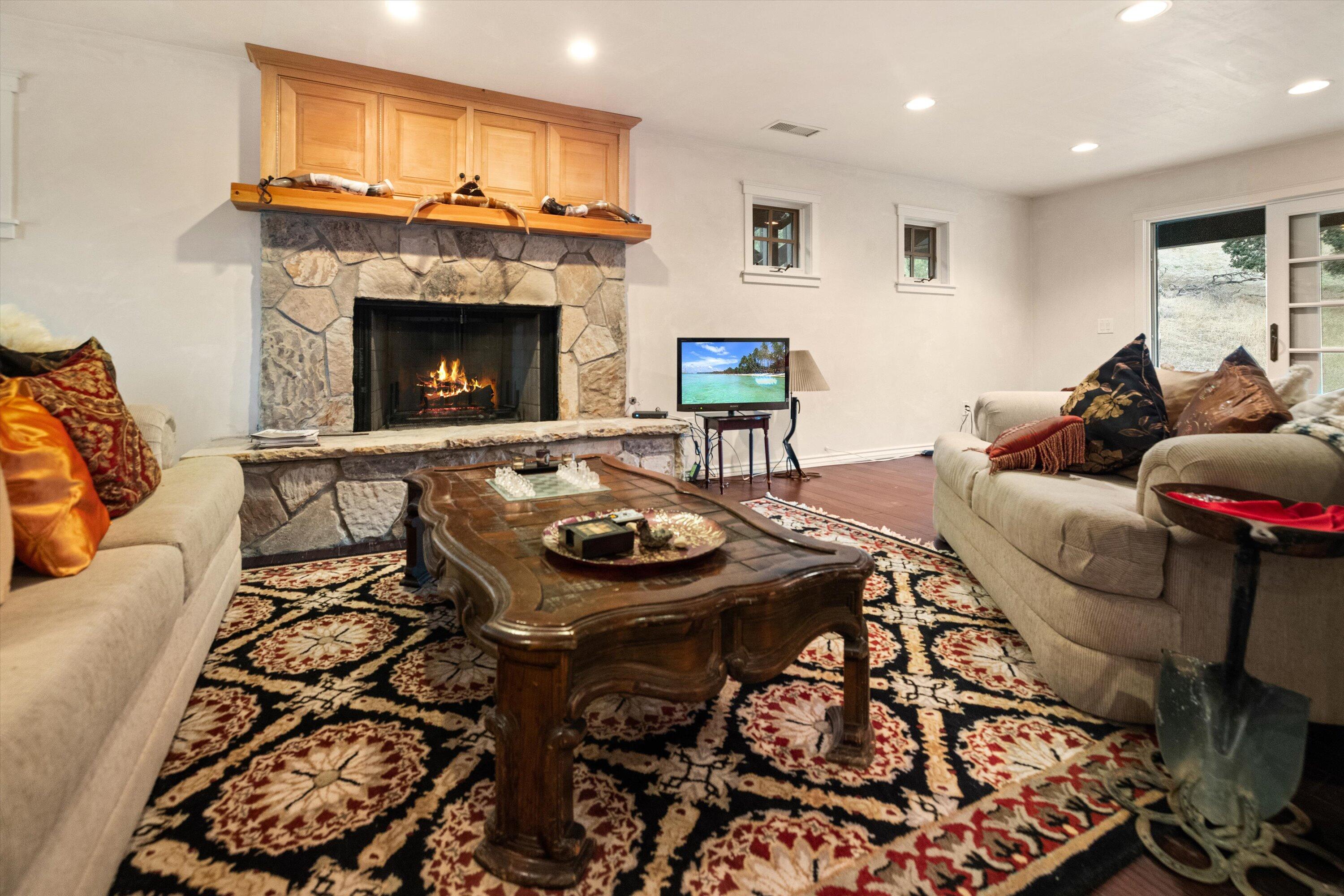 Santa Ynez, California 93460, United States, 3 Bedrooms Bedrooms, ,3 BathroomsBathrooms,Residential,Active,70064