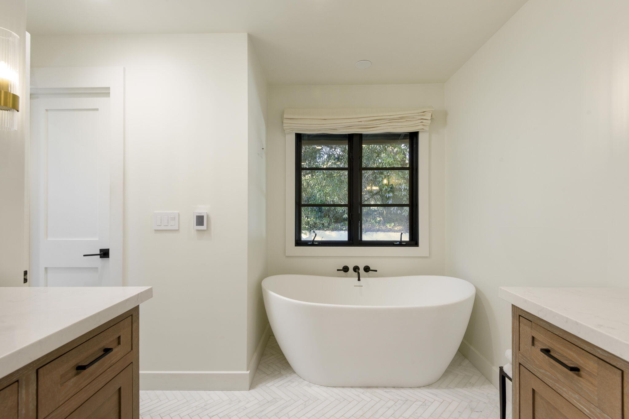 Santa Barbara, California 93108, United States, 4 Bedrooms Bedrooms, ,3 BathroomsBathrooms,Residential,Active,180856