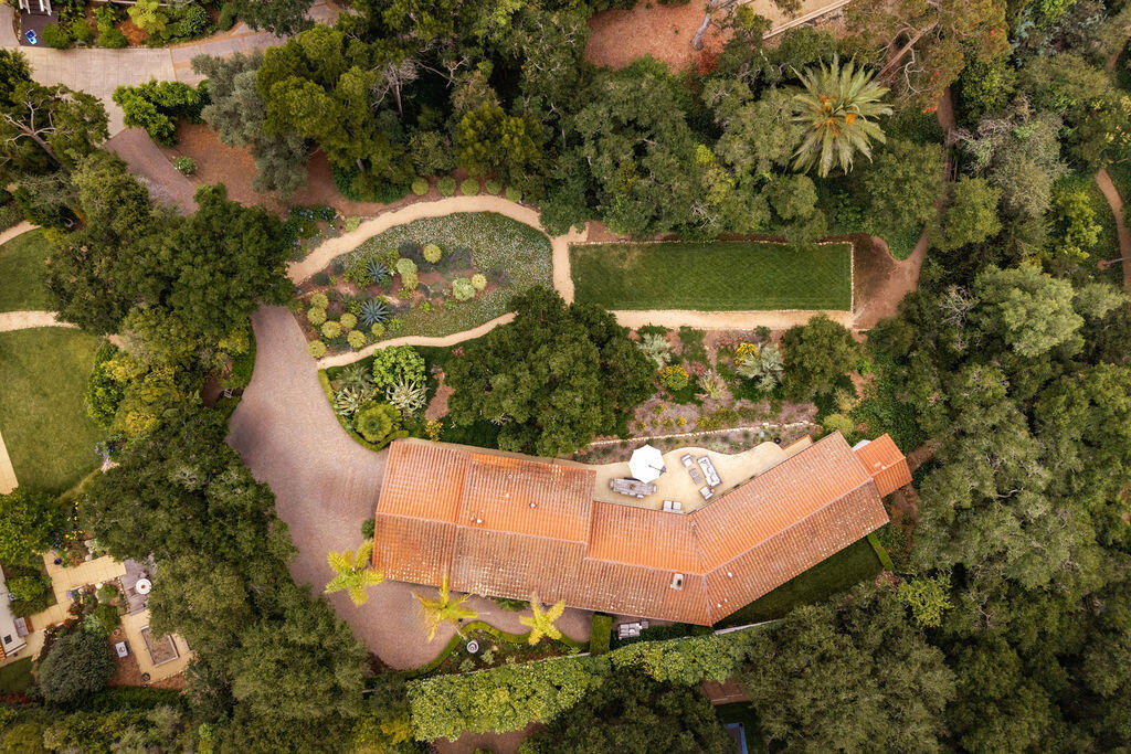 Santa Barbara, California 93108, United States, 4 Bedrooms Bedrooms, ,3 BathroomsBathrooms,Residential,Active,180856