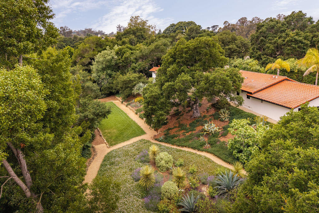 Santa Barbara, California 93108, United States, 4 Bedrooms Bedrooms, ,3 BathroomsBathrooms,Residential,Active,180856