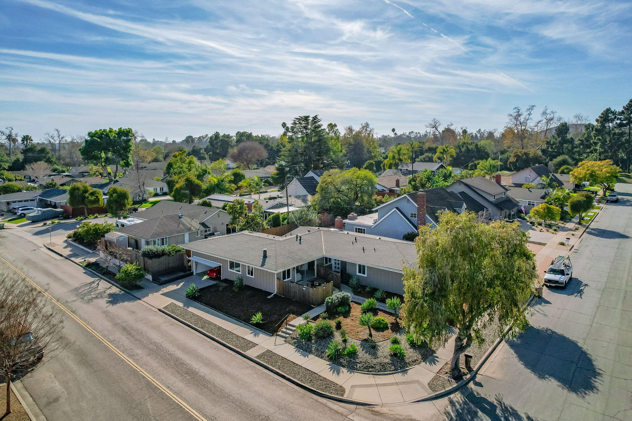 Goleta, California 93117, United States, 5 Bedrooms Bedrooms, ,3 BathroomsBathrooms,Residential,Pending,77232