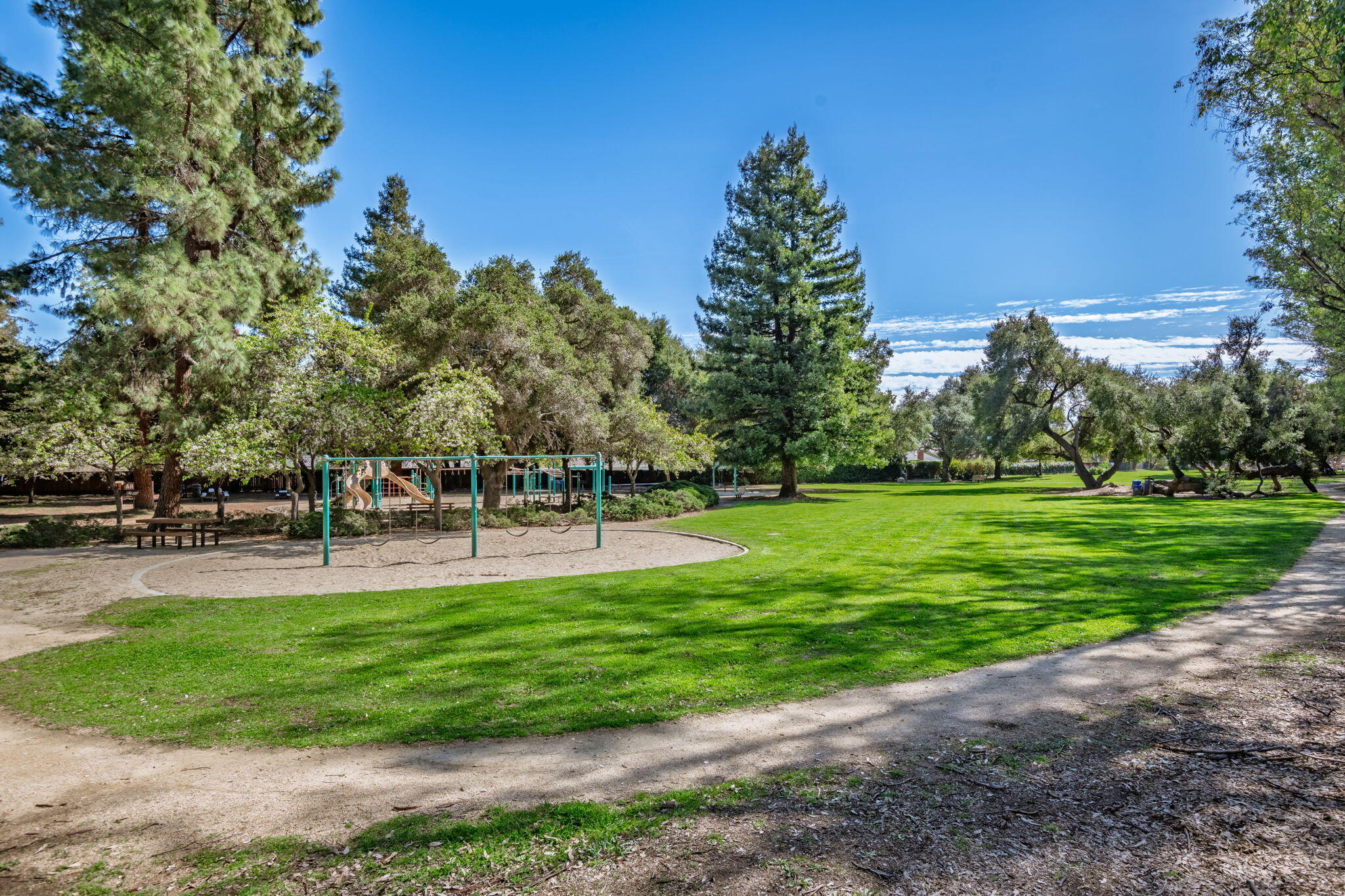 Goleta, California 93117, United States, 5 Bedrooms Bedrooms, ,3 BathroomsBathrooms,Residential,Pending,77232