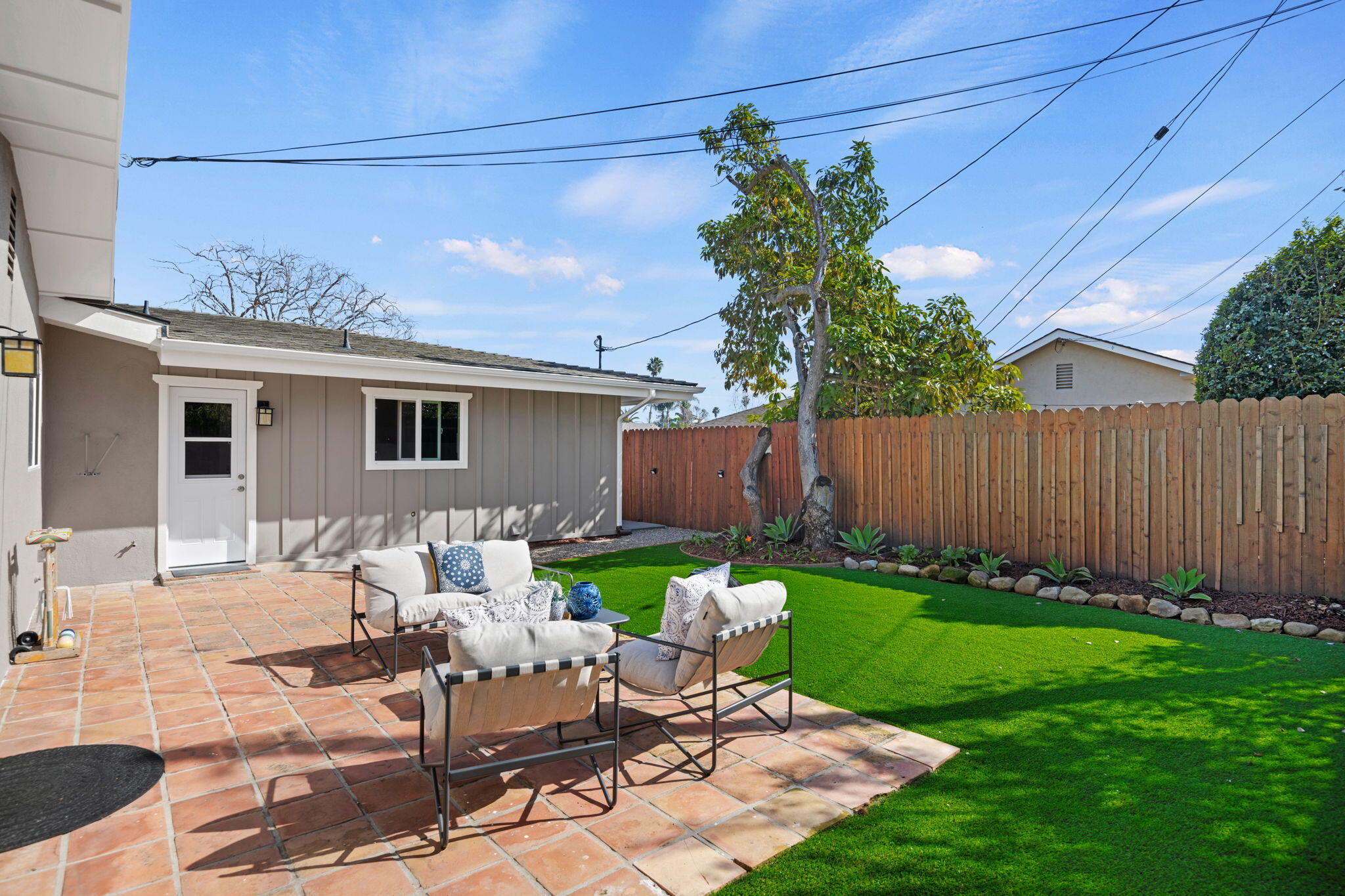 Goleta, California 93117, United States, 5 Bedrooms Bedrooms, ,3 BathroomsBathrooms,Residential,Pending,77232