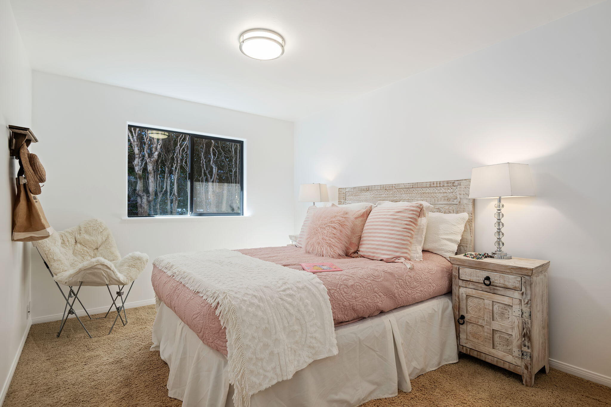 Goleta, California 93117, United States, 5 Bedrooms Bedrooms, ,3 BathroomsBathrooms,Residential,Pending,77232