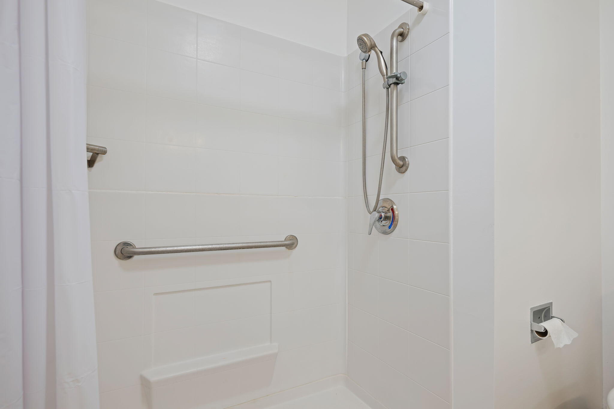 Goleta, California 93117, United States, 5 Bedrooms Bedrooms, ,3 BathroomsBathrooms,Residential,Pending,77232