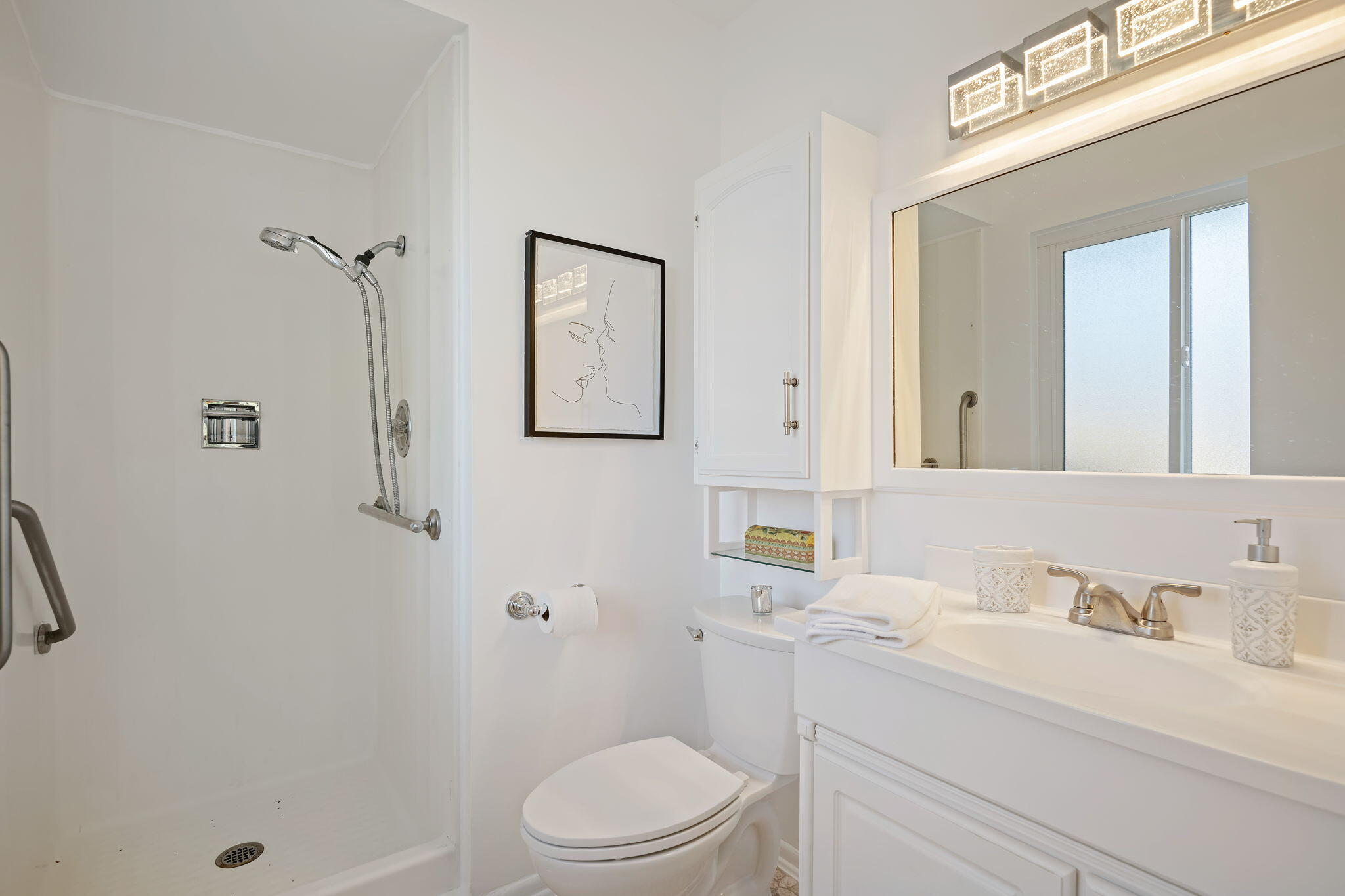 Goleta, California 93117, United States, 5 Bedrooms Bedrooms, ,3 BathroomsBathrooms,Residential,Pending,77232