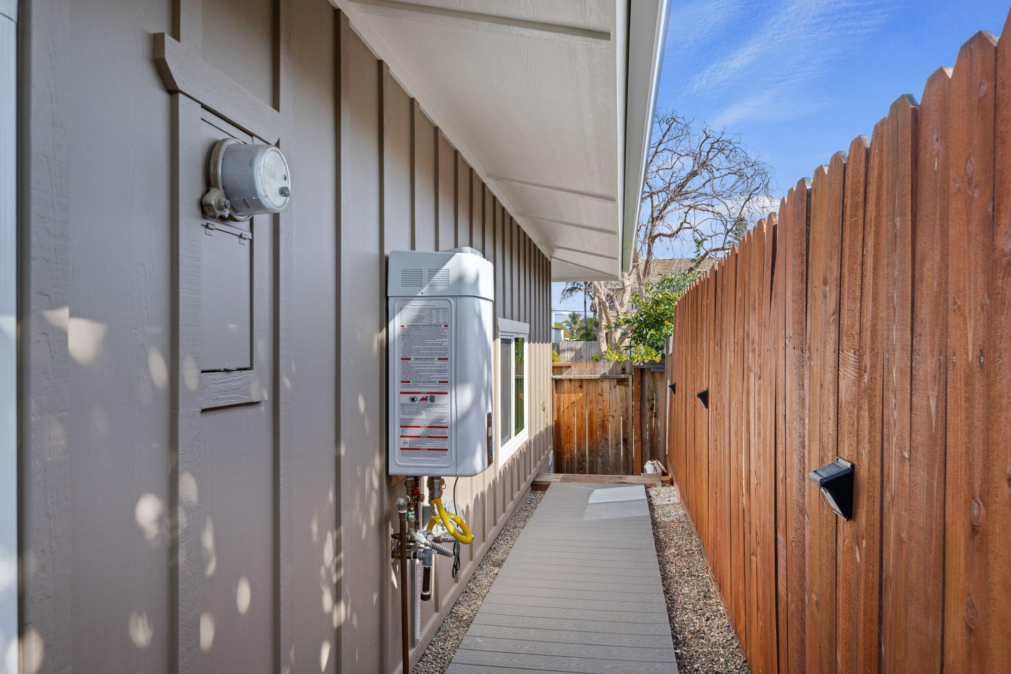 Goleta, California 93117, United States, 5 Bedrooms Bedrooms, ,3 BathroomsBathrooms,Residential,Pending,77232