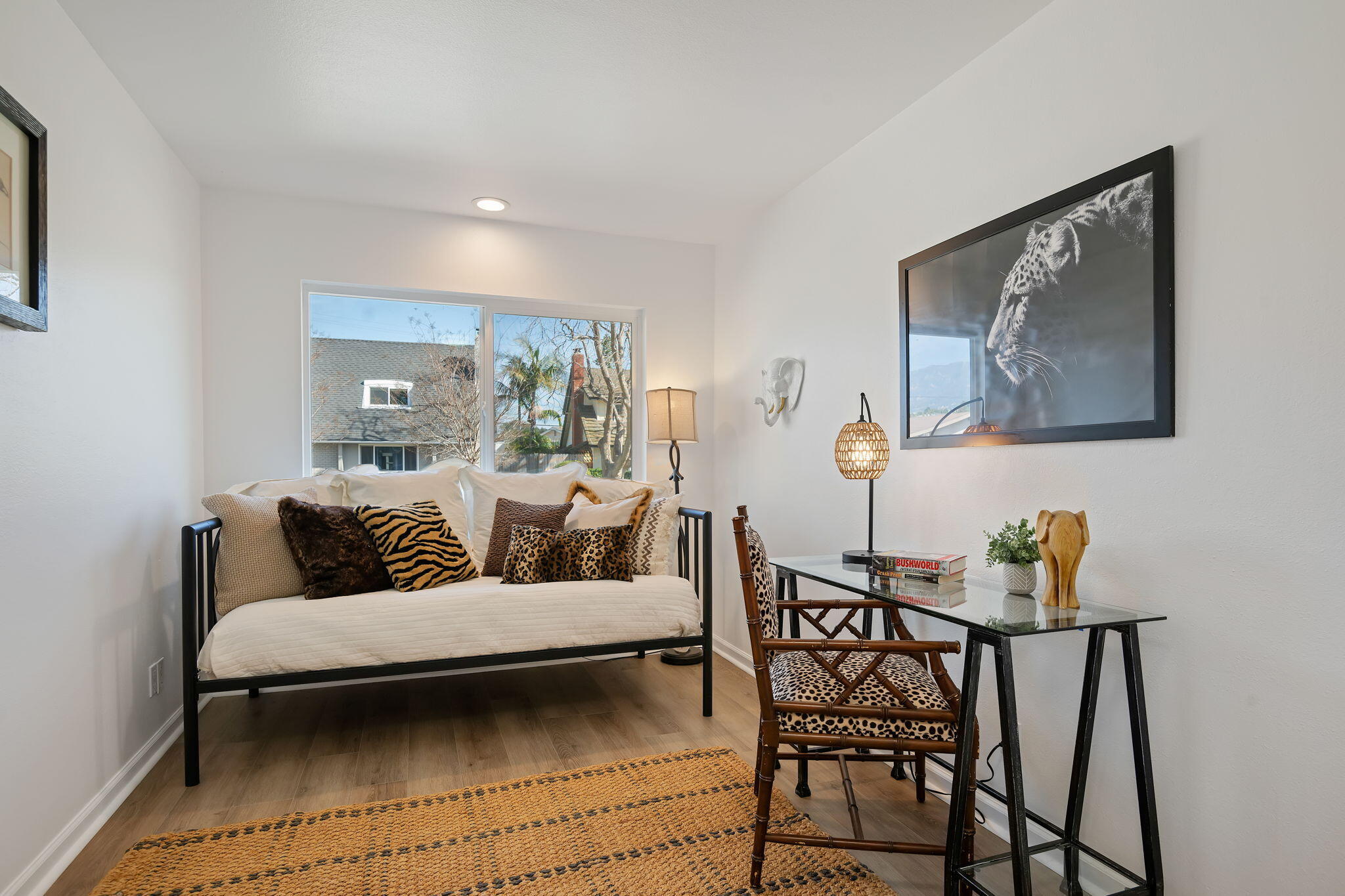 Goleta, California 93117, United States, 5 Bedrooms Bedrooms, ,3 BathroomsBathrooms,Residential,Pending,77232