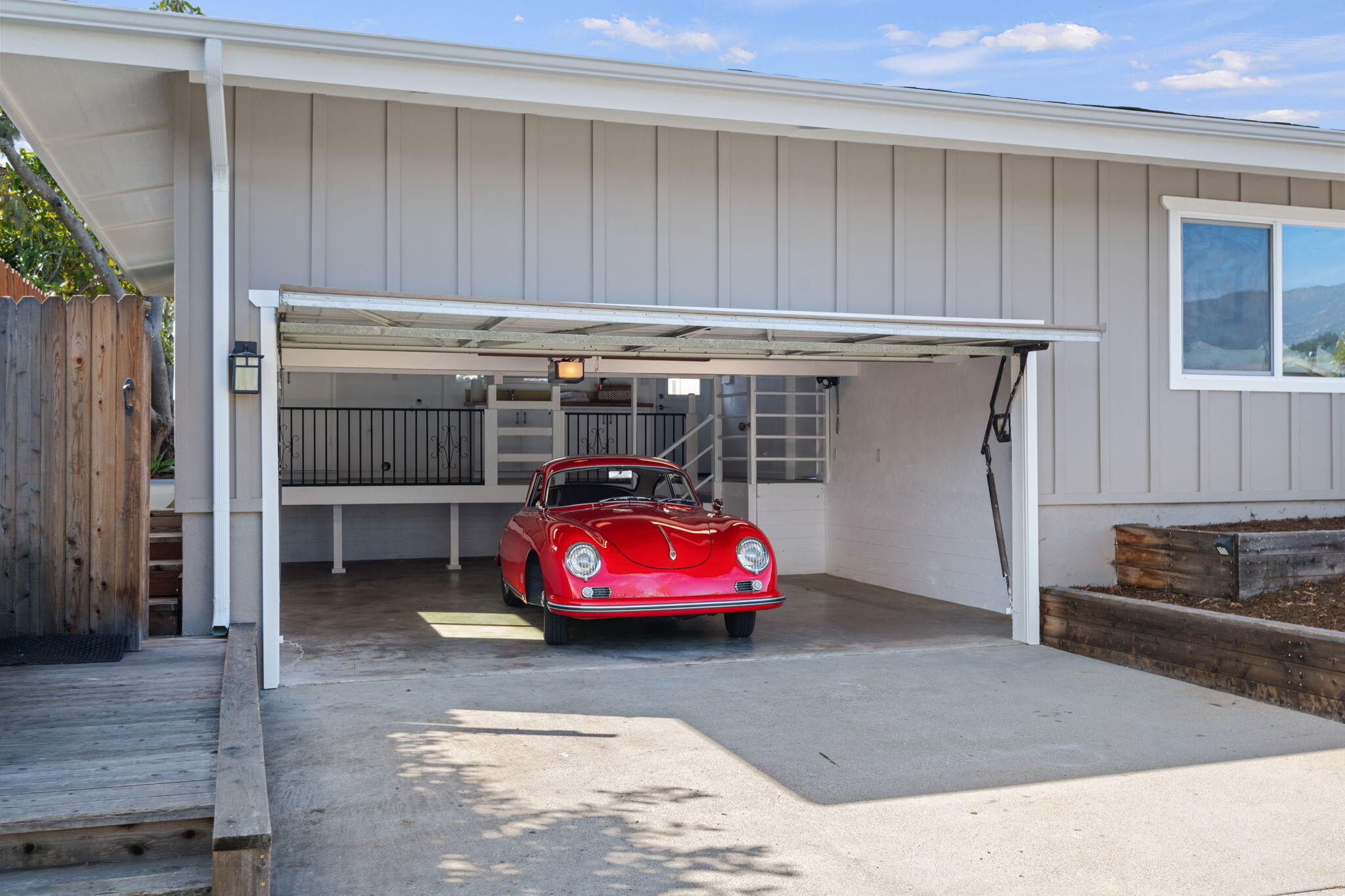 Goleta, California 93117, United States, 5 Bedrooms Bedrooms, ,3 BathroomsBathrooms,Residential,Pending,77232