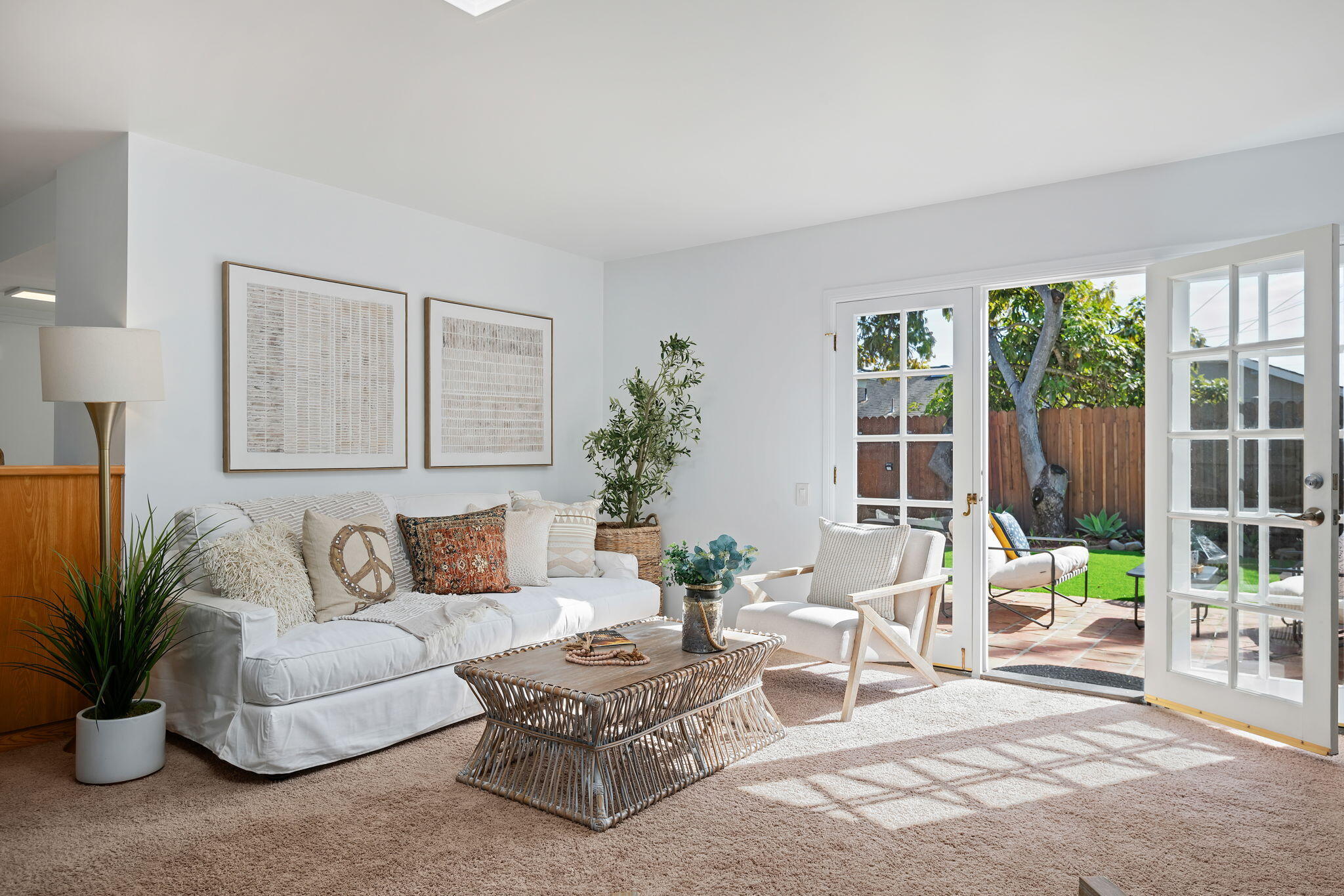 Goleta, California 93117, United States, 5 Bedrooms Bedrooms, ,3 BathroomsBathrooms,Residential,Pending,77232