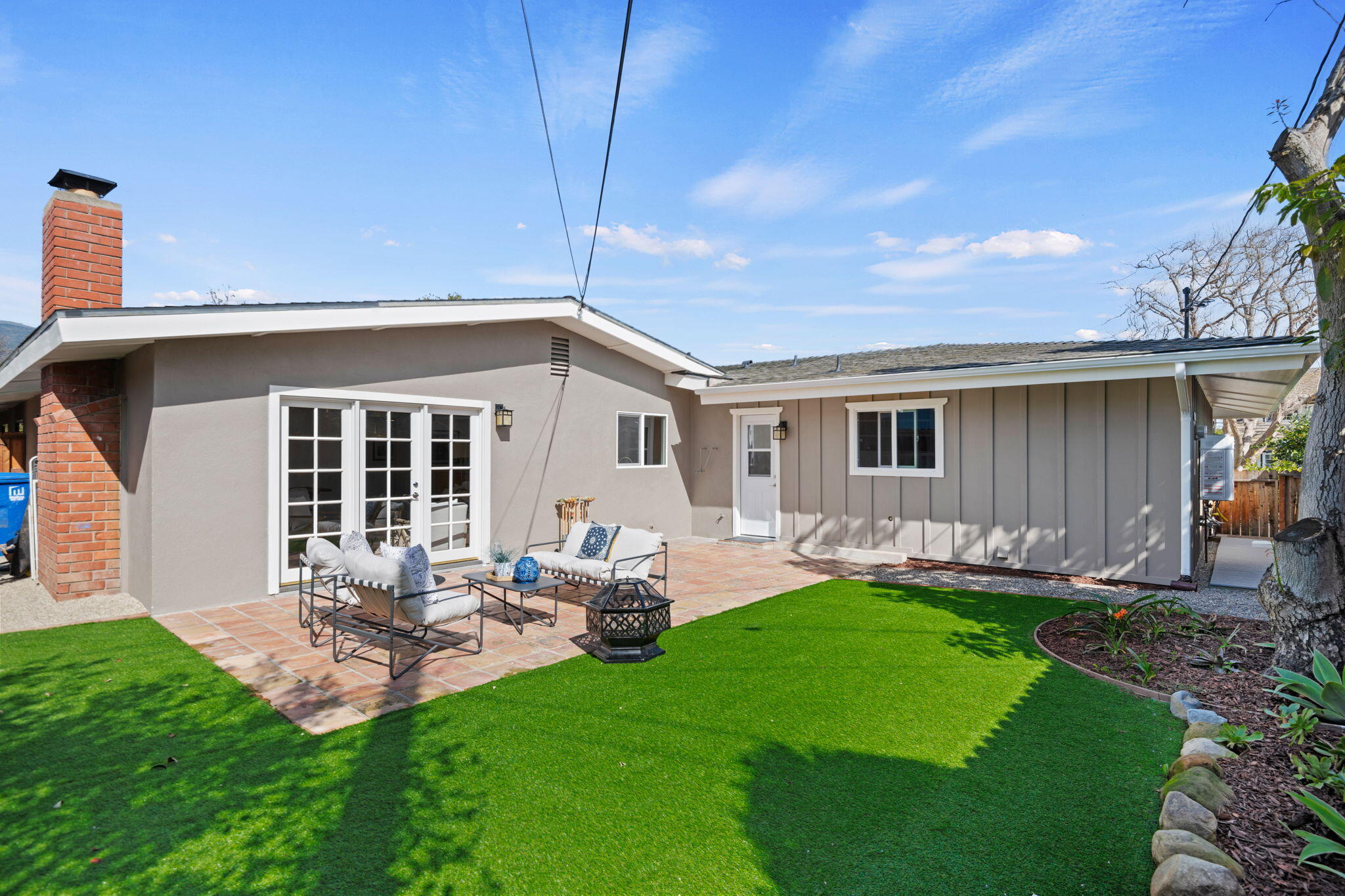 Goleta, California 93117, United States, 5 Bedrooms Bedrooms, ,3 BathroomsBathrooms,Residential,Pending,77232