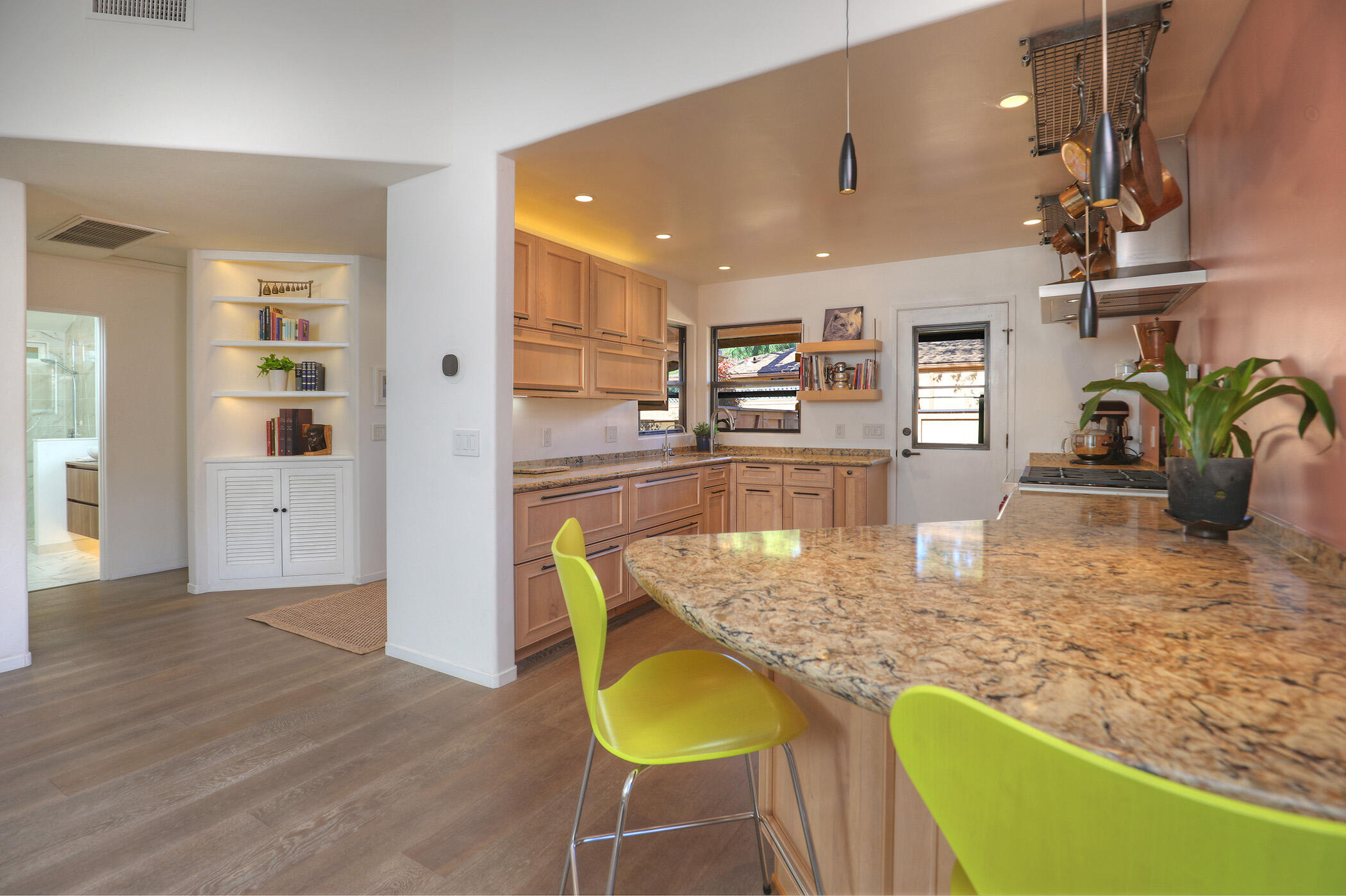 5290 Overpass Road 4