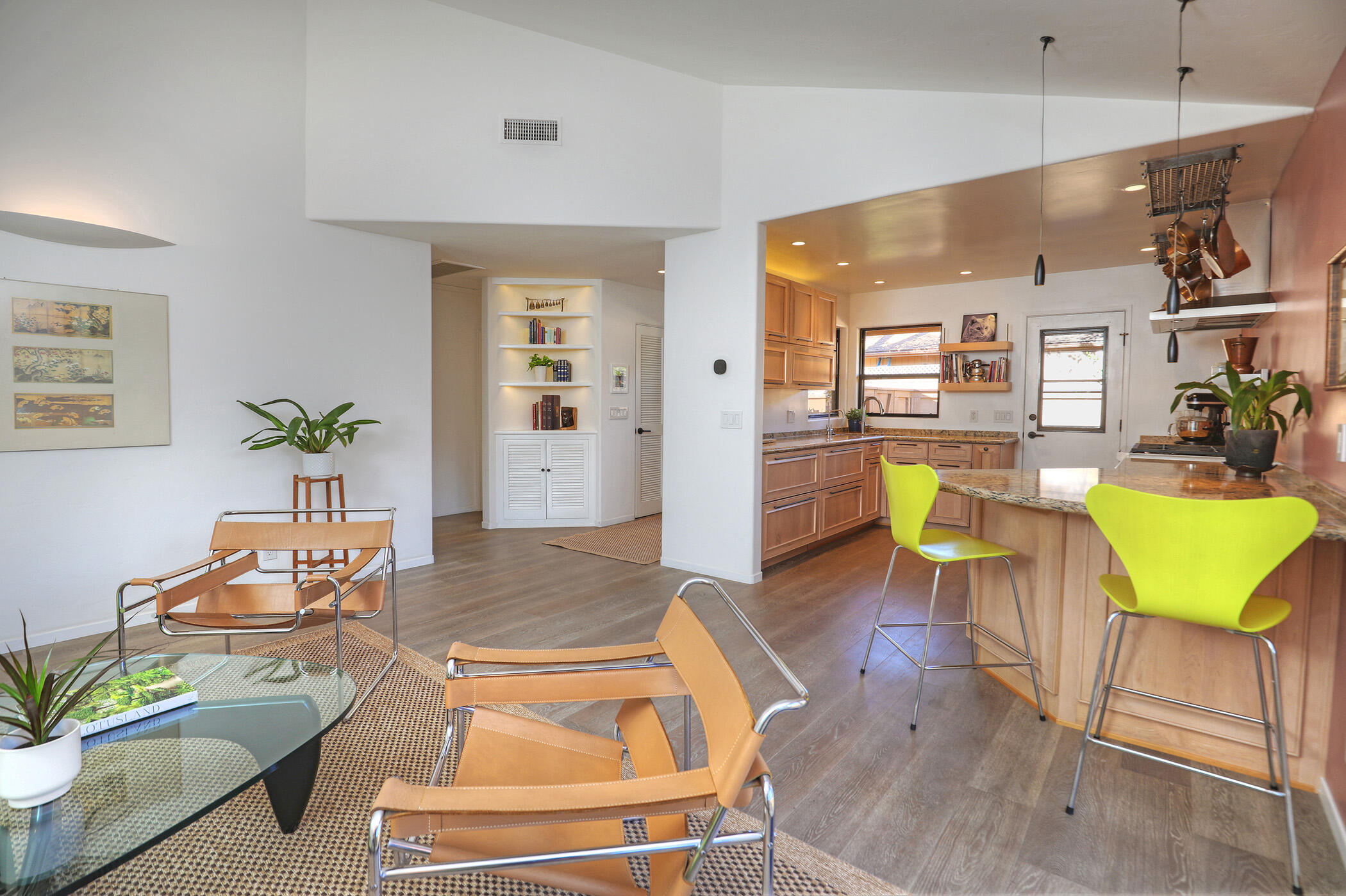 5290 Overpass Road 4