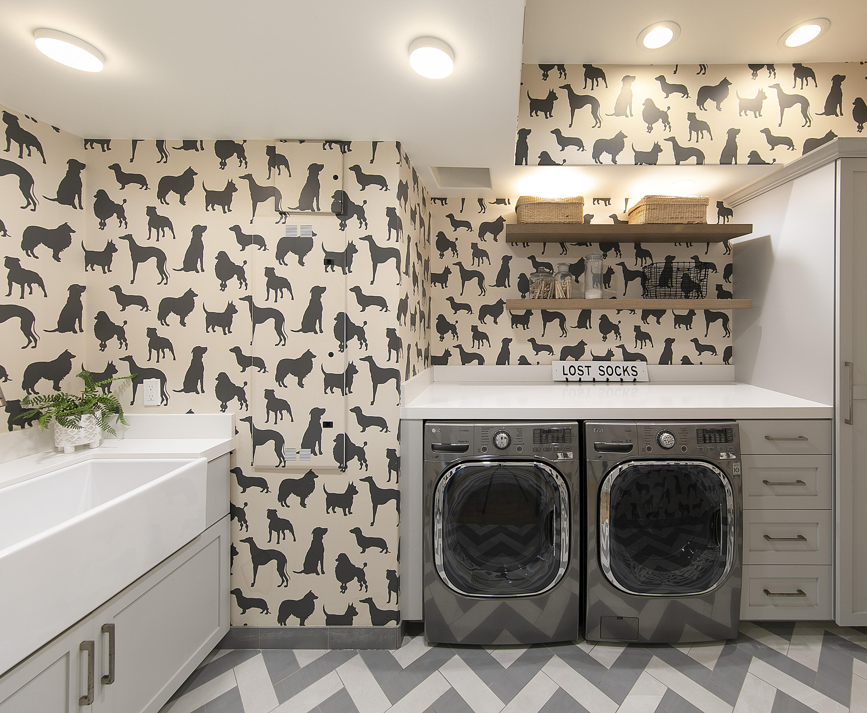 Santa Barbara, California 93110, United States, 4 Bedrooms Bedrooms, ,4 BathroomsBathrooms,Residential,Active,172908