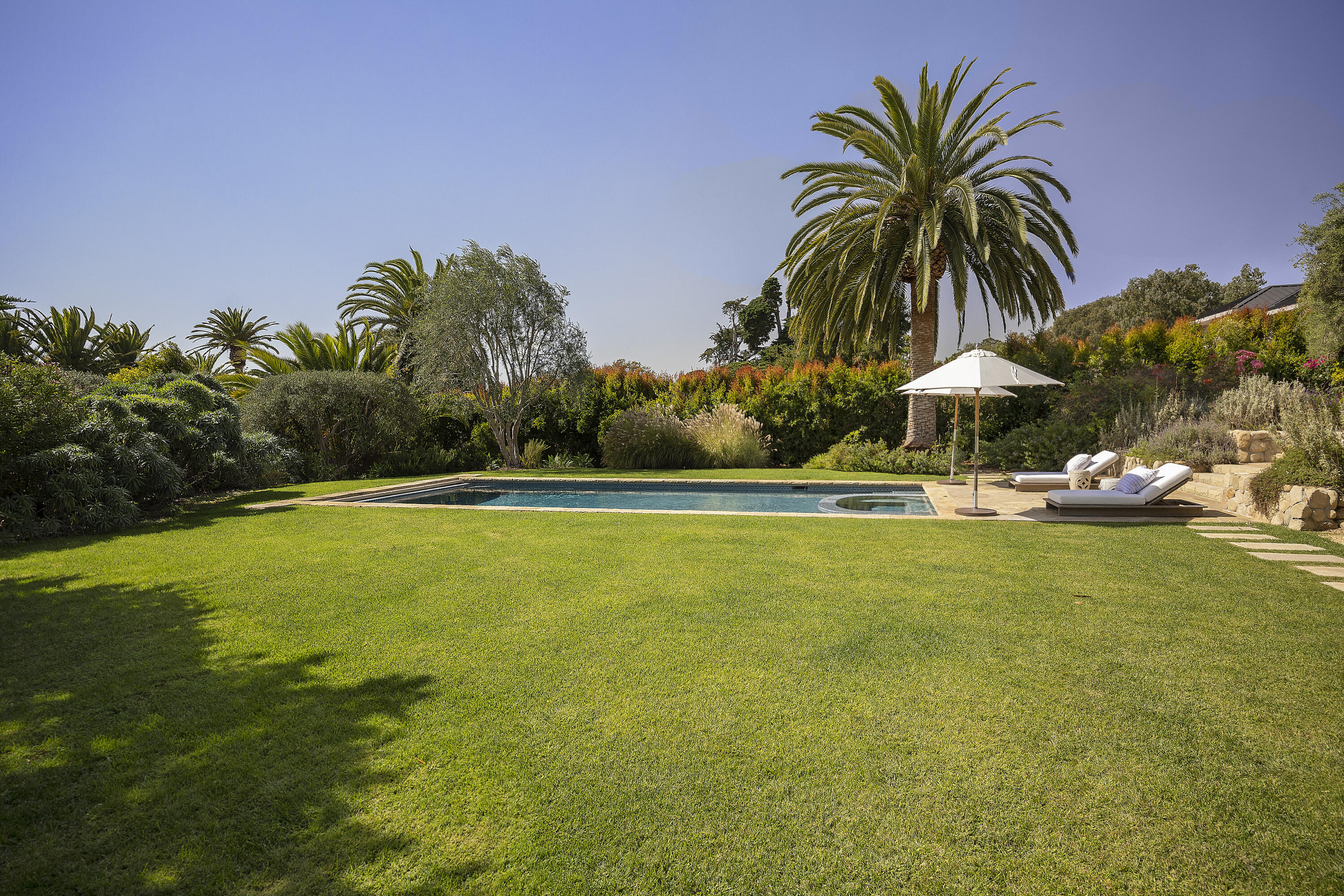 Santa Barbara, California 93110, United States, 4 Bedrooms Bedrooms, ,4 BathroomsBathrooms,Residential,Active,172908