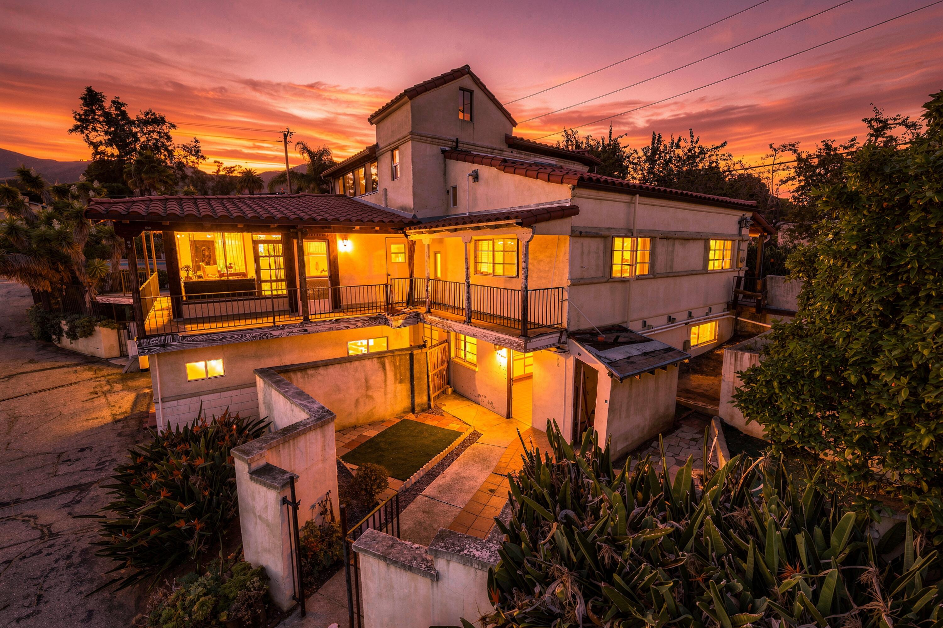 685 N La Cumbre Road