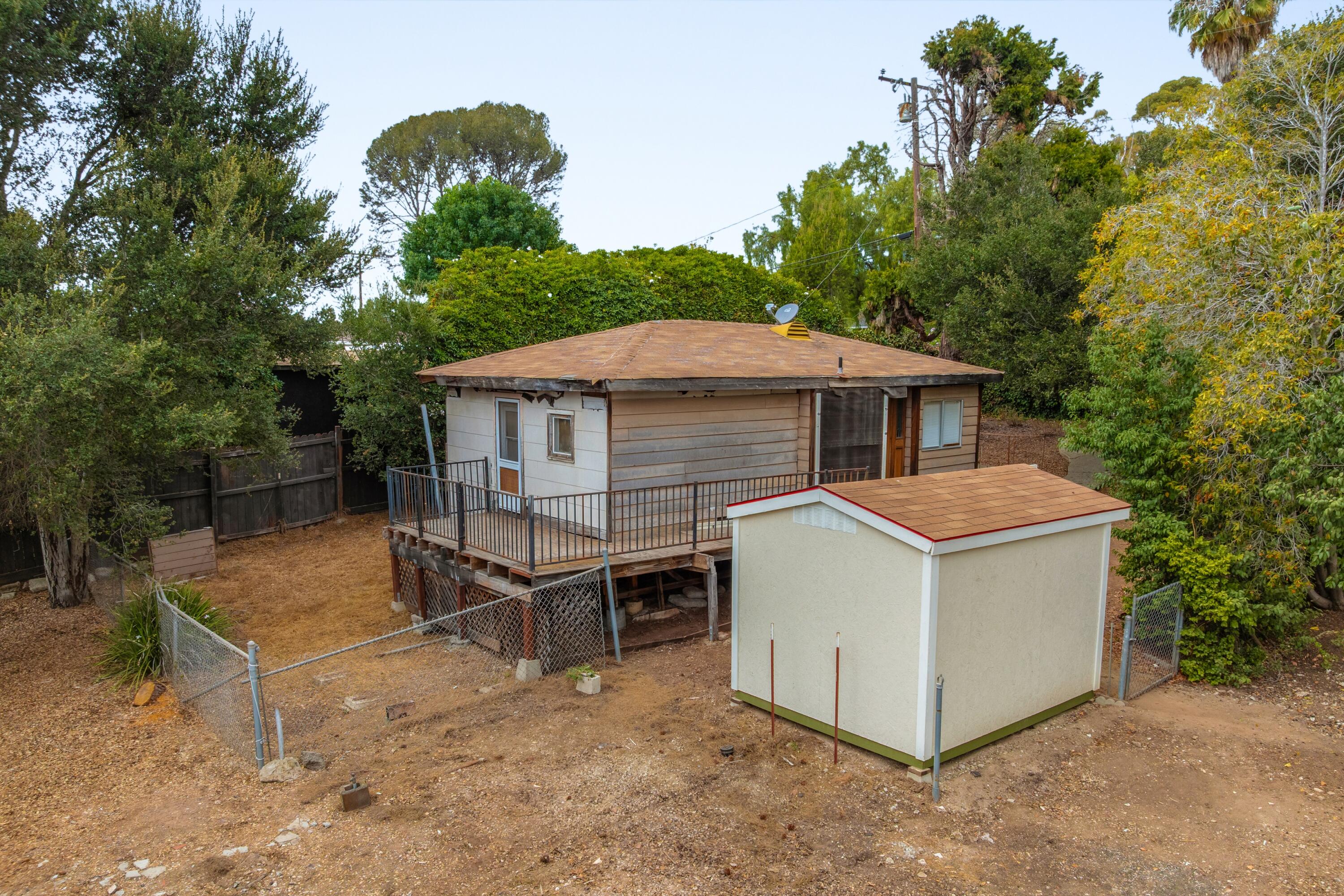 685 N La Cumbre Road
