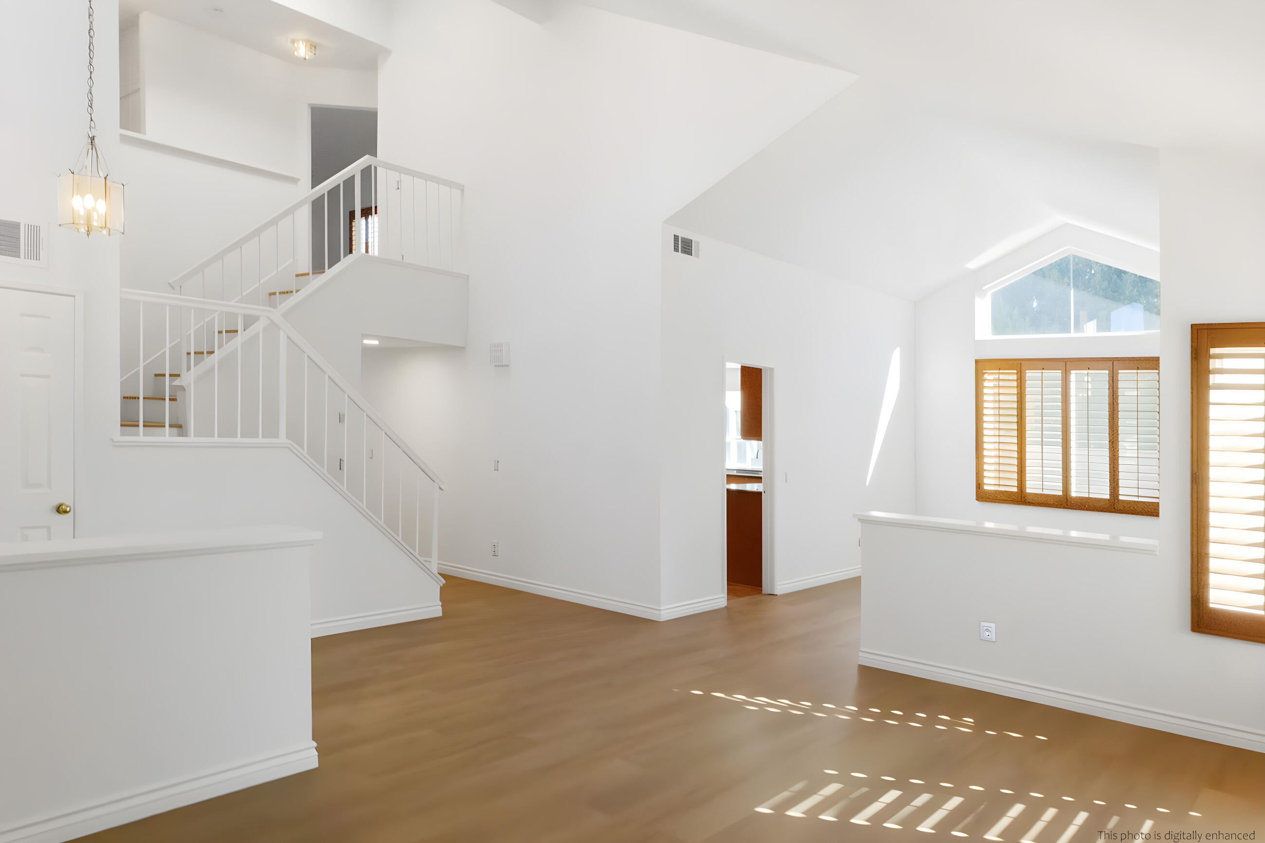 Out Of Area, California 93063, United States, 4 Bedrooms Bedrooms, ,3 BathroomsBathrooms,Residential,Pending,21271